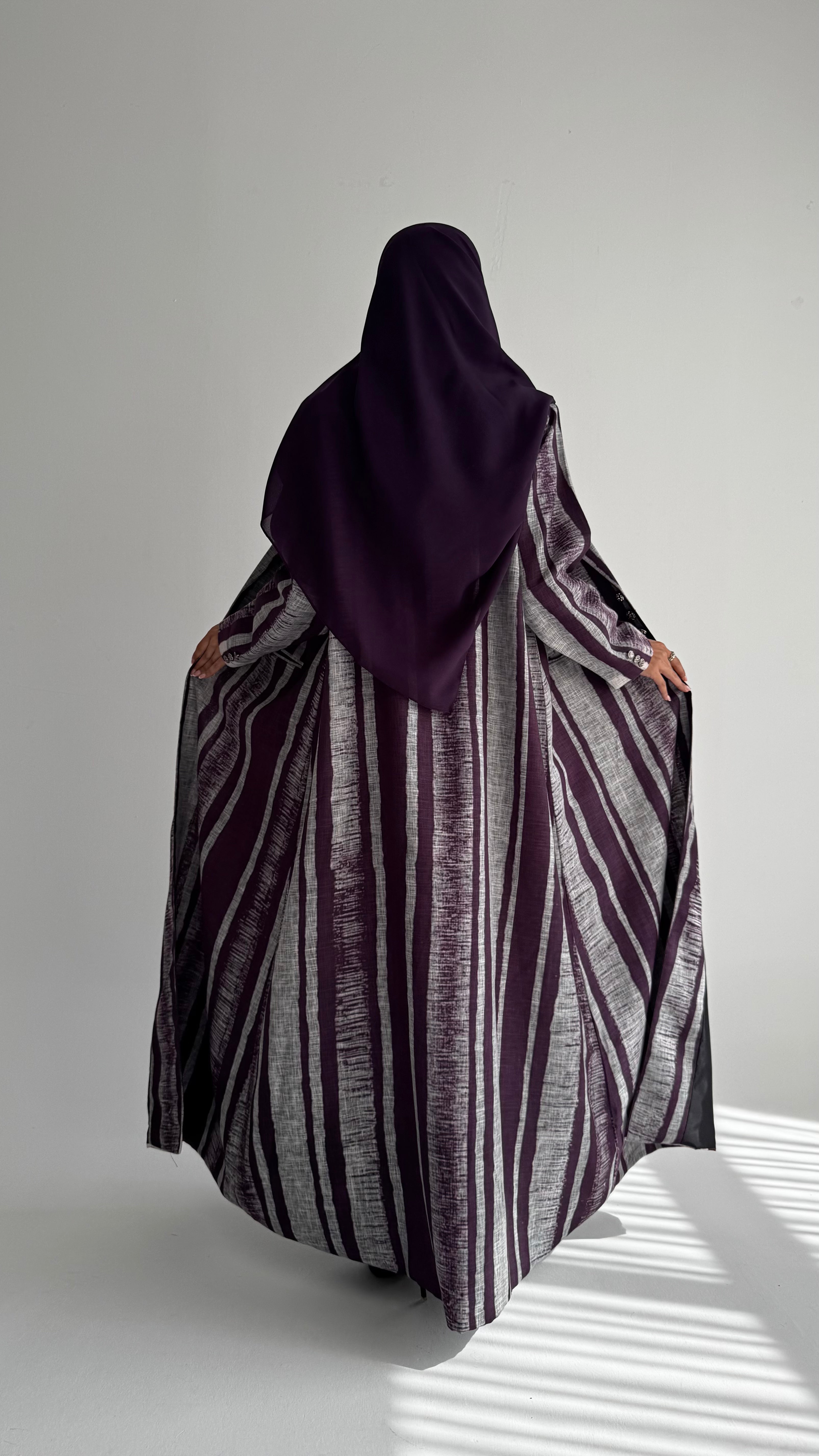 MWT835 - عباية بليزر طباعة | Printed Blazer Abaya - Aya