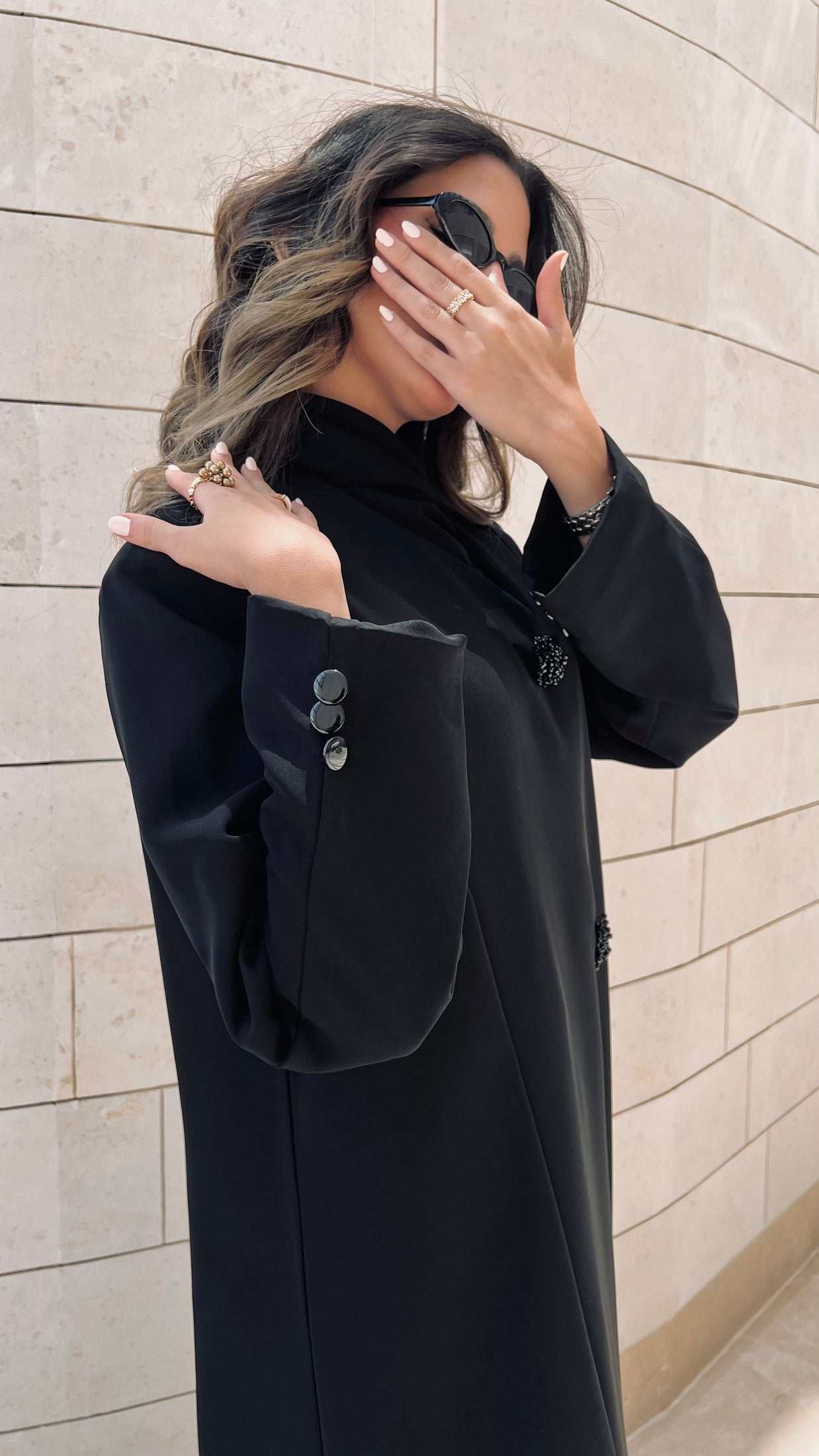 MW1601 - عباية بليزر باللون الأسود الفاحم | Charcoal Black Blazer-Style Abaya - Aya