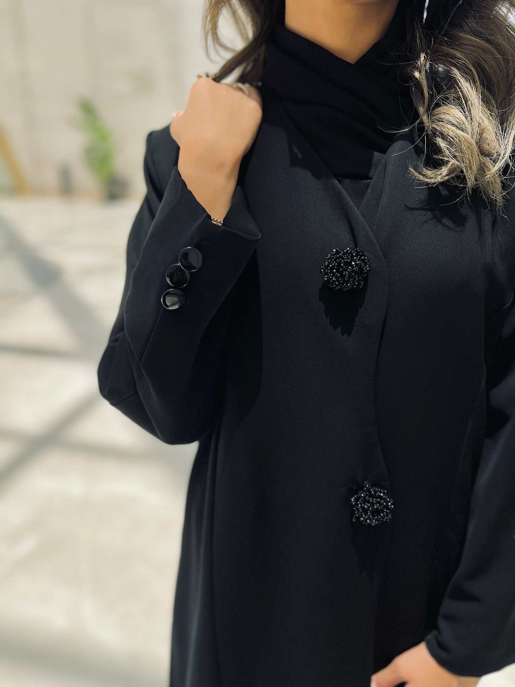 MW1601 - عباية بليزر باللون الأسود الفاحم | Charcoal Black Blazer-Style Abaya - Aya