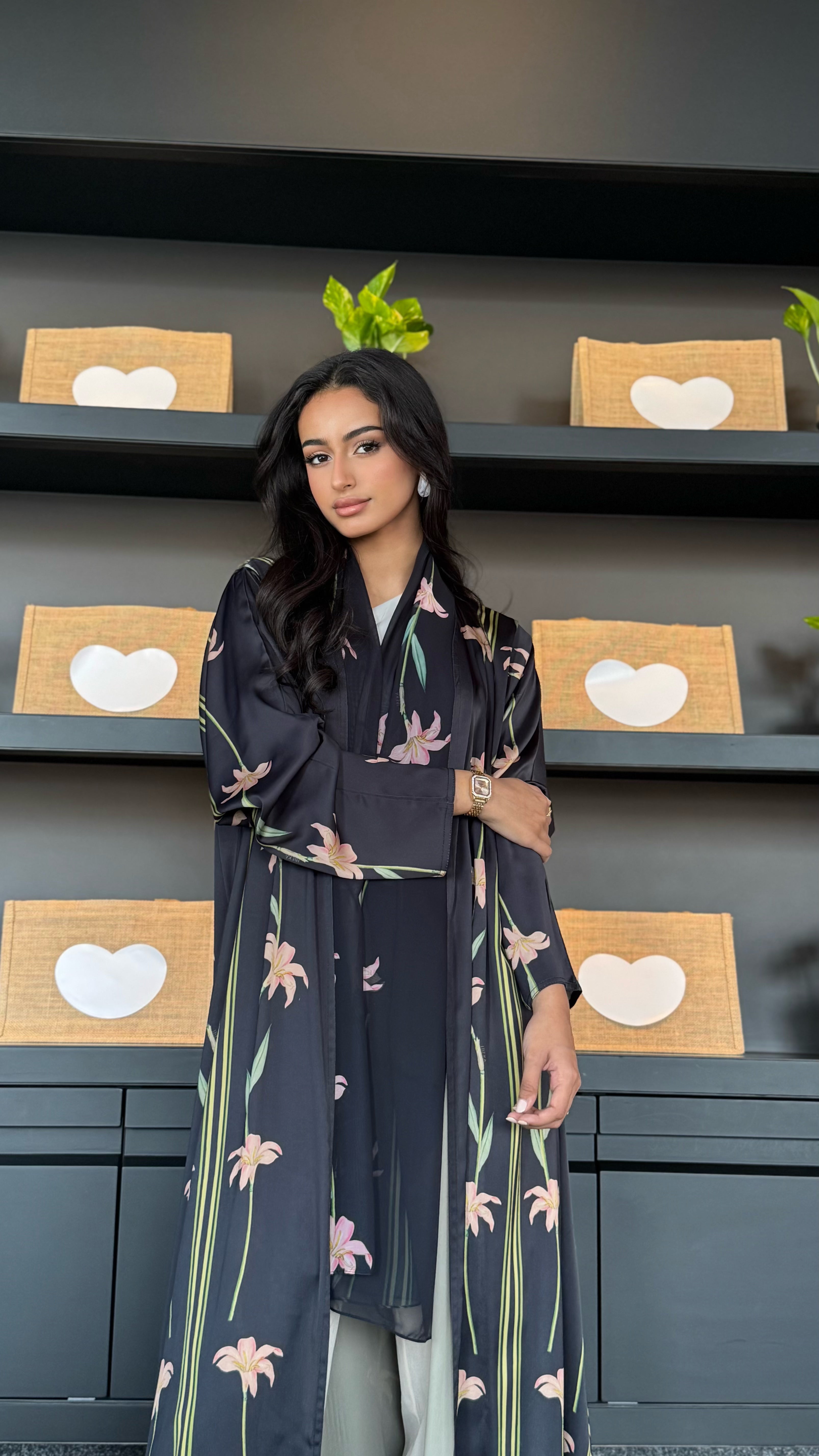 MW1640 - عباية اسود مورد - Aya