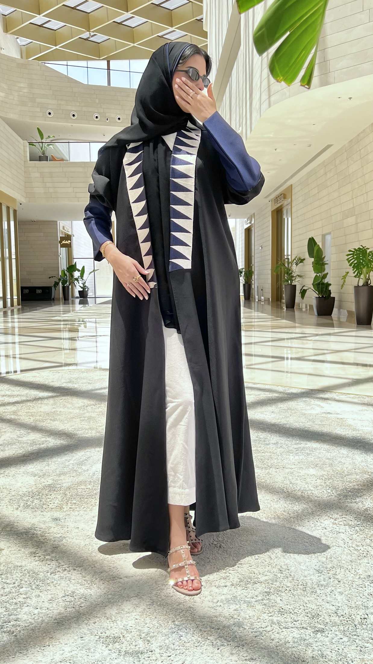 MW1597 - عباية سوداء بتطريز أزرق | Black Abaya with Blue Embroidery - Aya