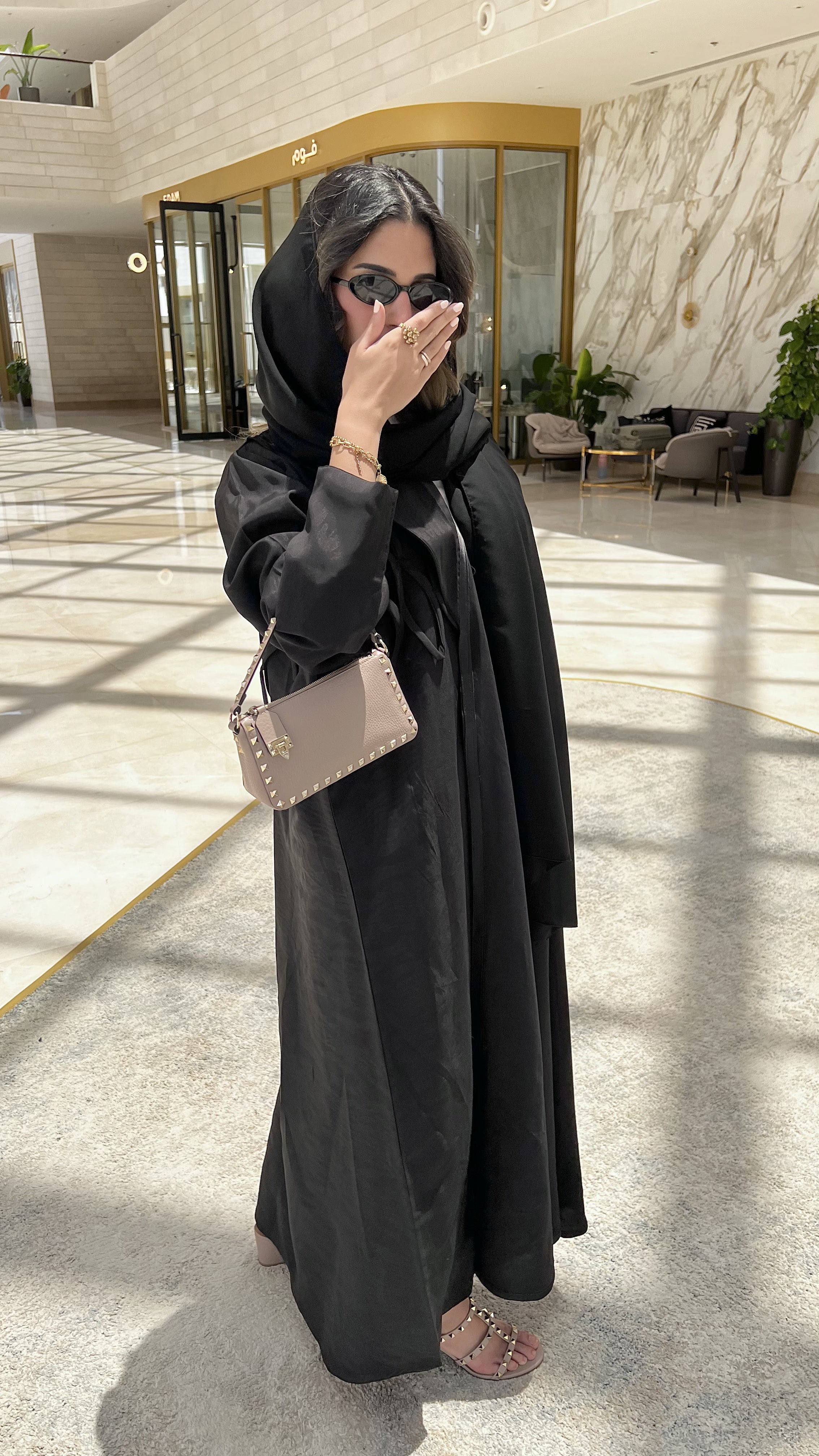 MW1596 - عباية كريب نصف كلوش بظهر مميّز | Crepe Half-Cloché Abaya with Unique Back Design