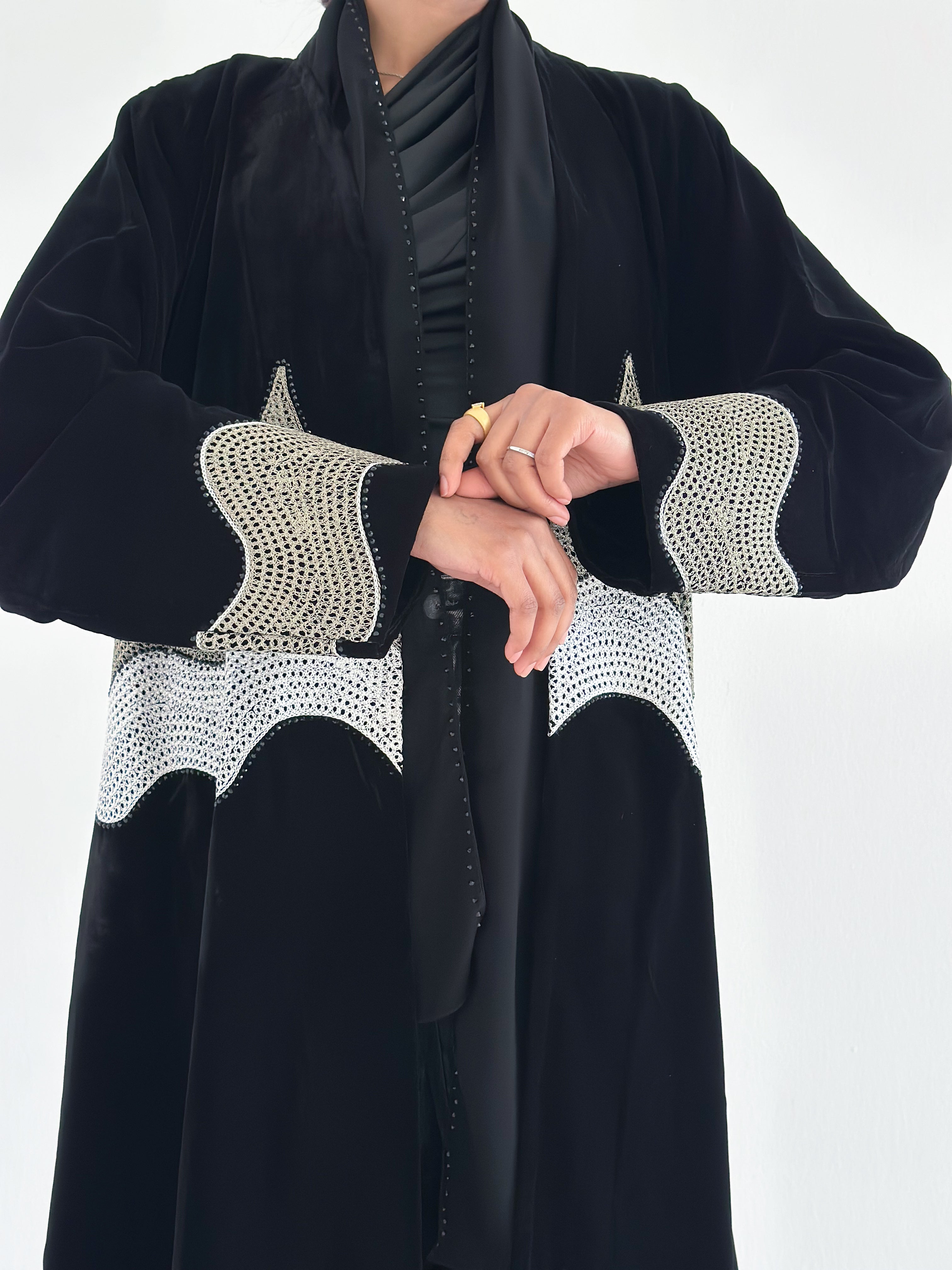 MW645 - Light Crepe Standing with Jacquard Half-Cloche