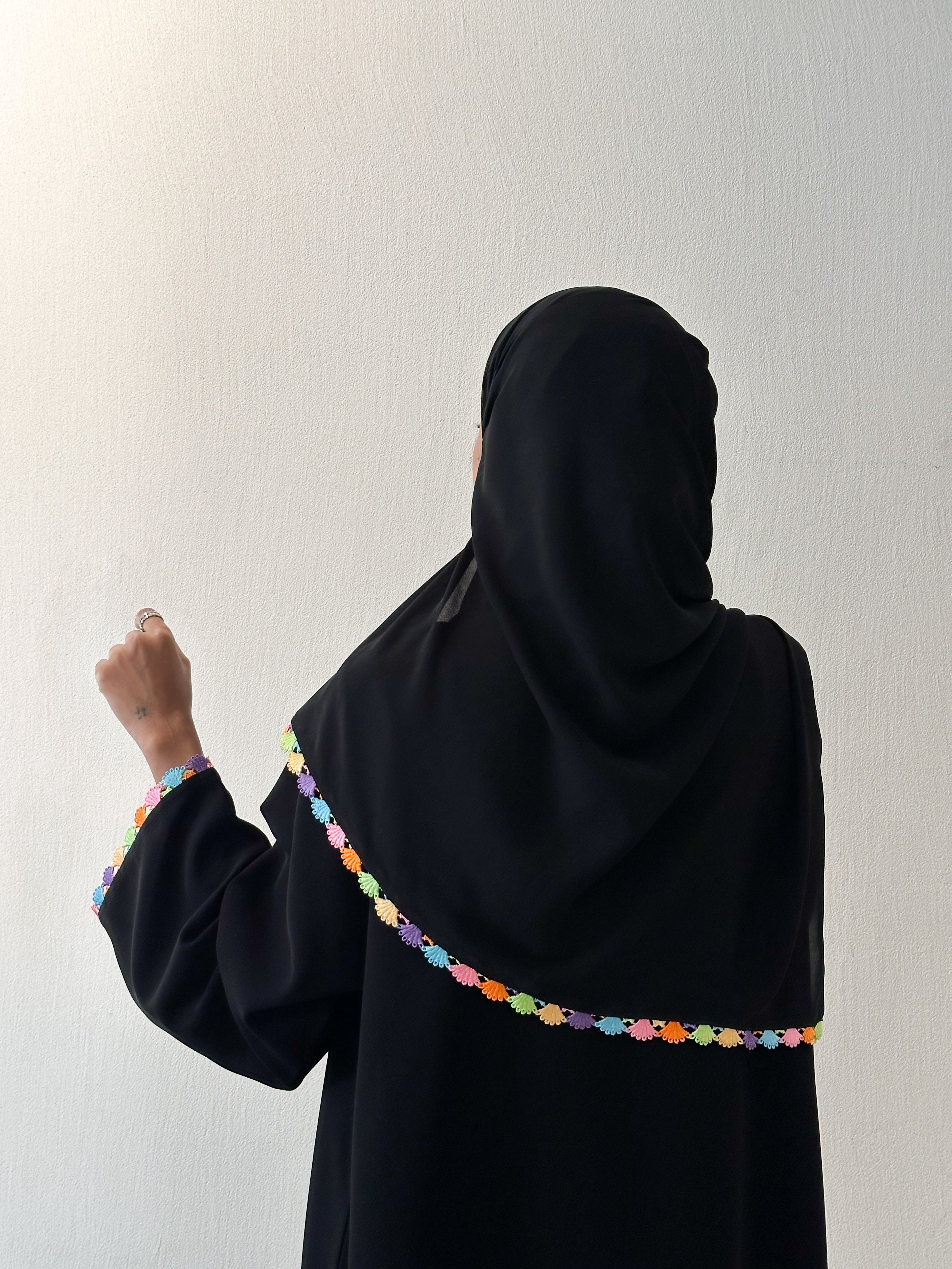 MW1740 - عباية اسود مع اضافة كلفة
