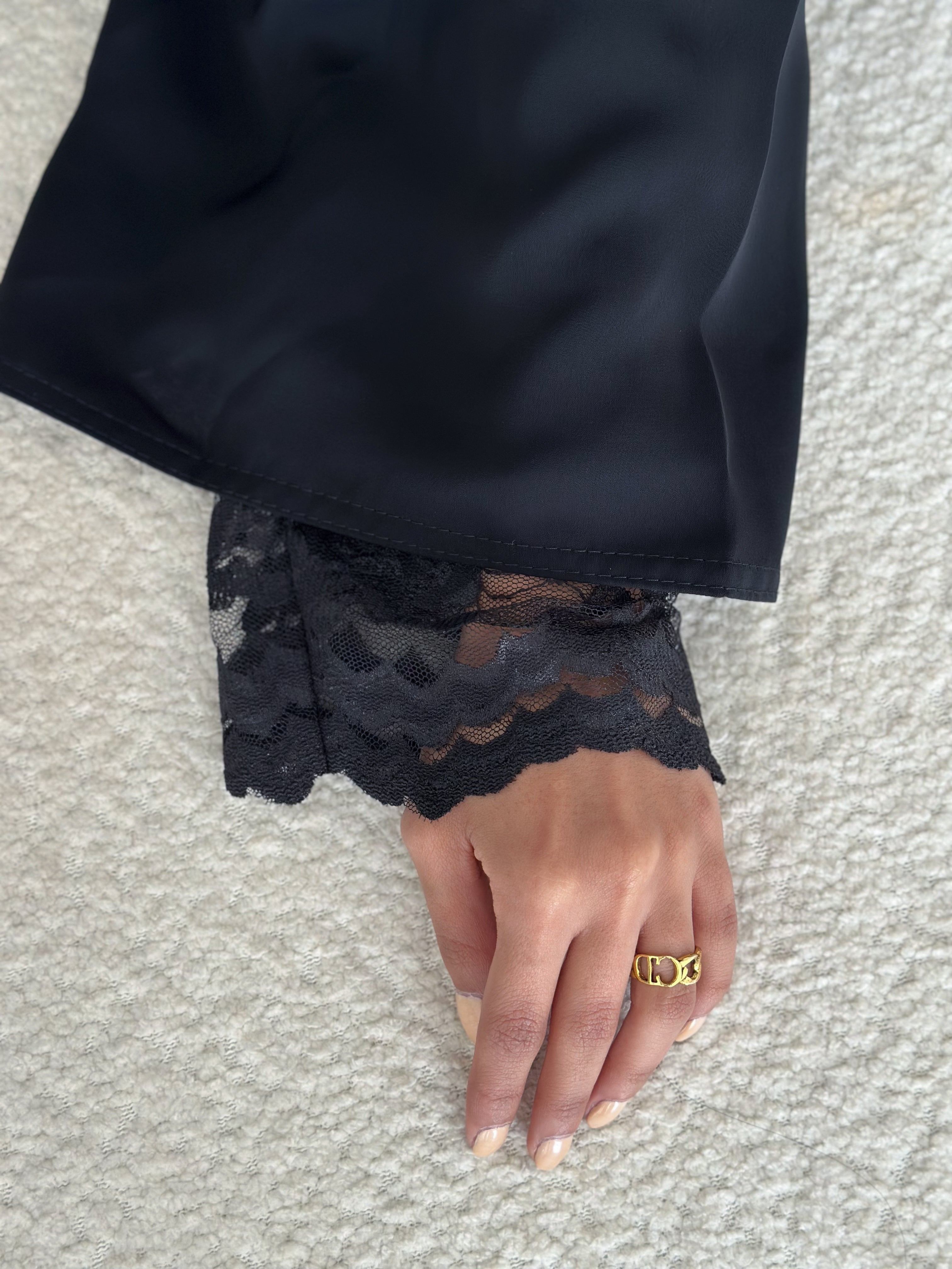 MW1424 - عباية دبل كلوش بأكمام دانتيل - Aya