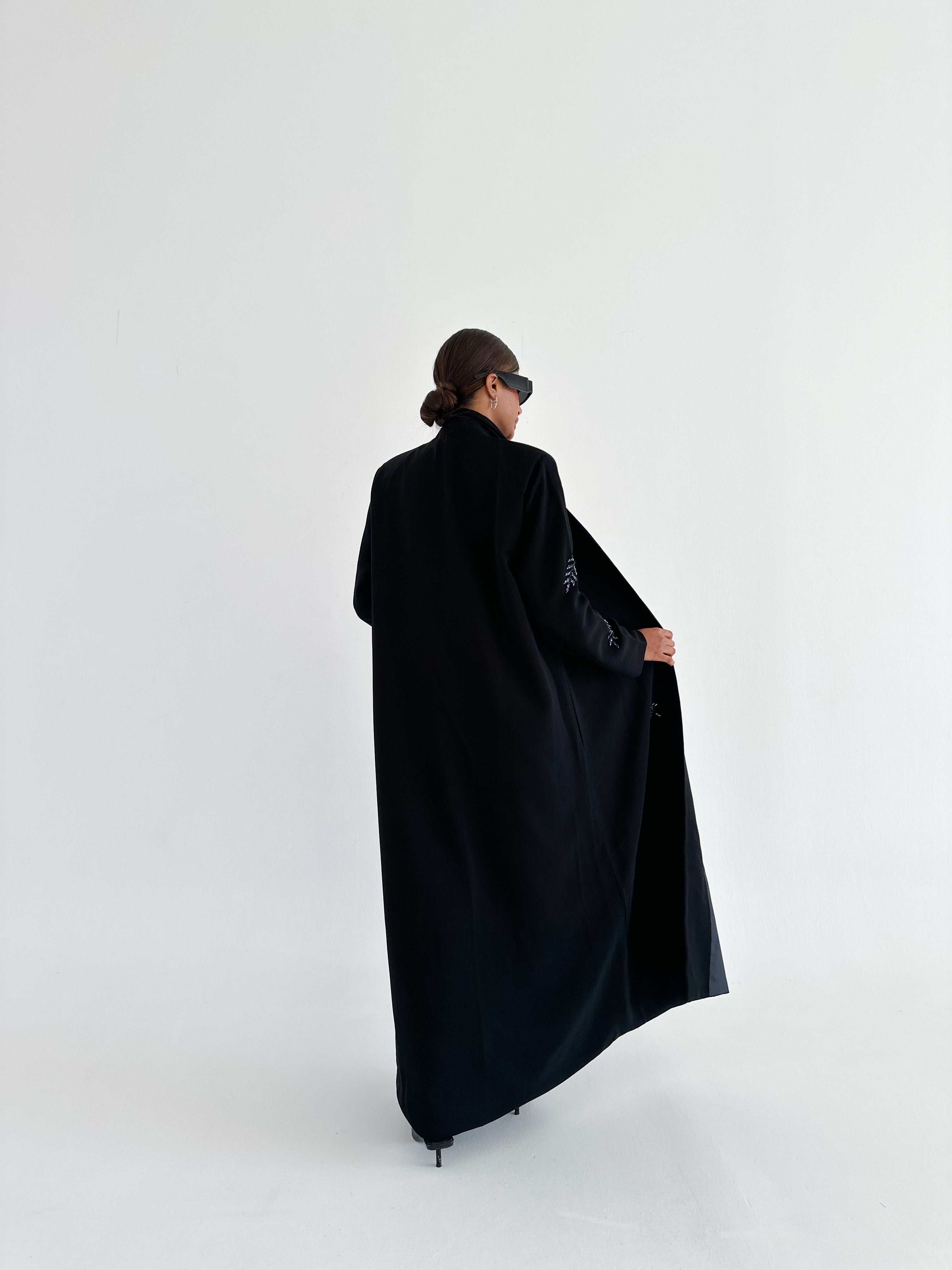 MW645 - Light Crepe Standing with Jacquard Half-Cloche