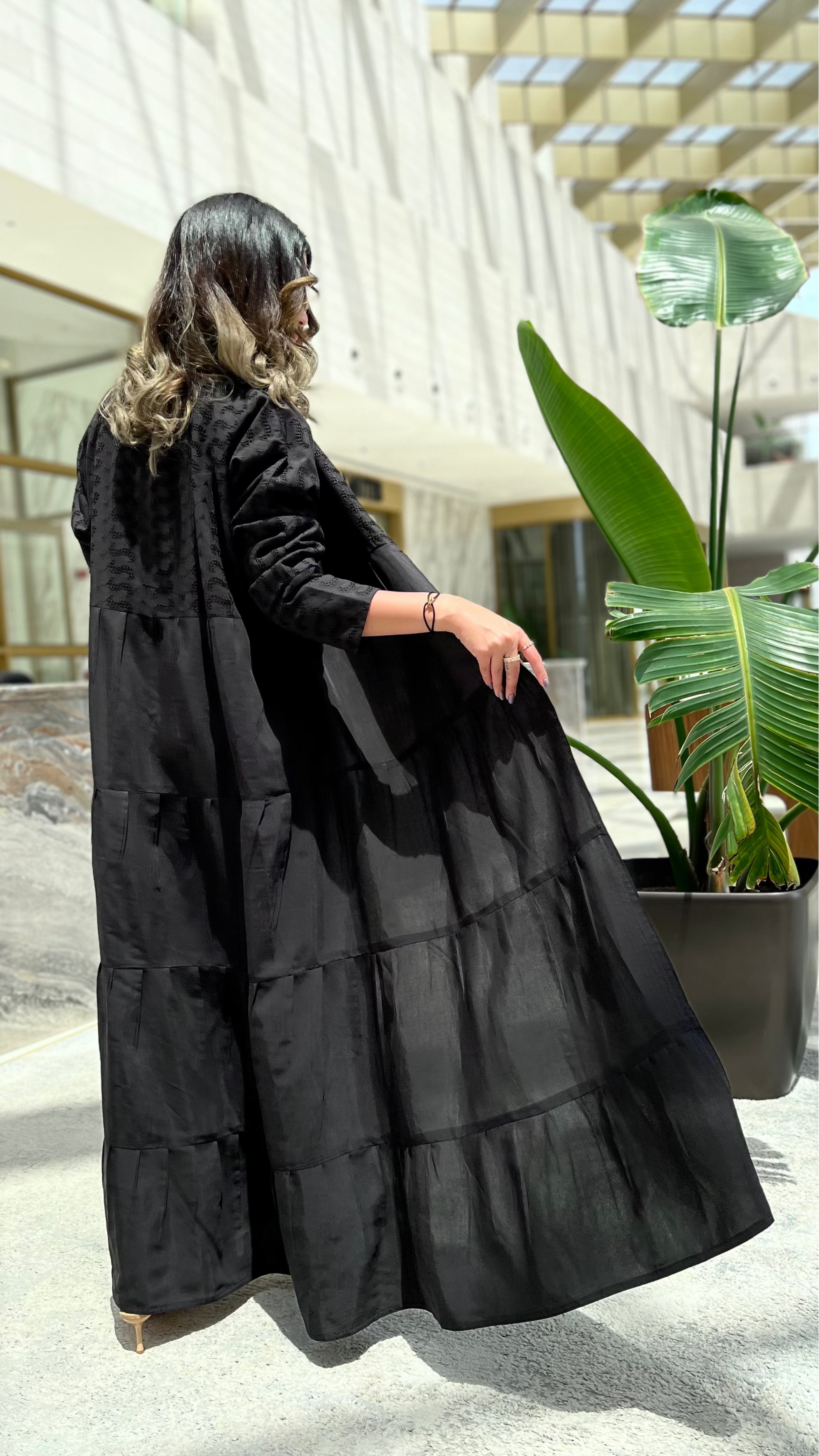 MW1617 - عباية حرير مغسول وركامة-Washed silk with ruching - Aya