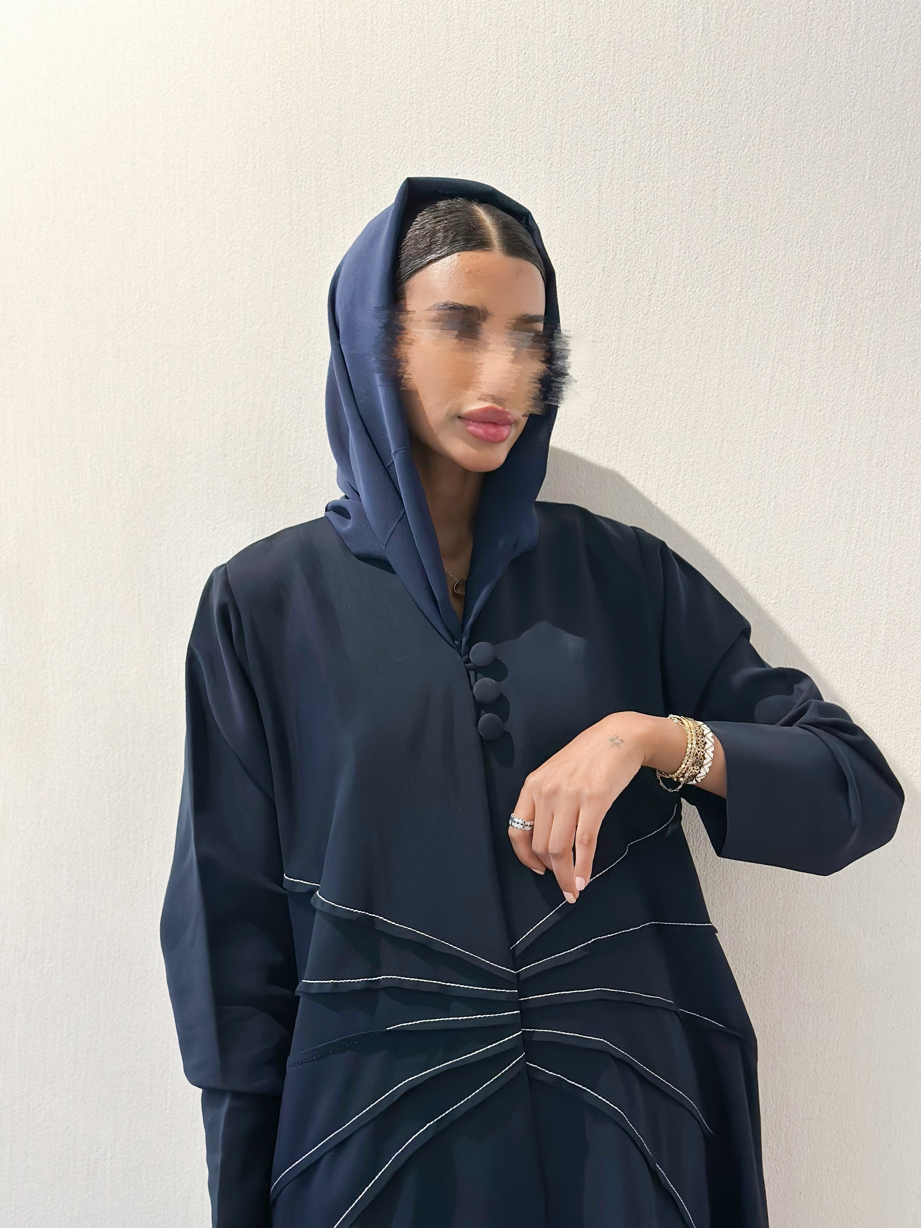 MWT365 - عباية كحلي بقصة من الامام - Aya