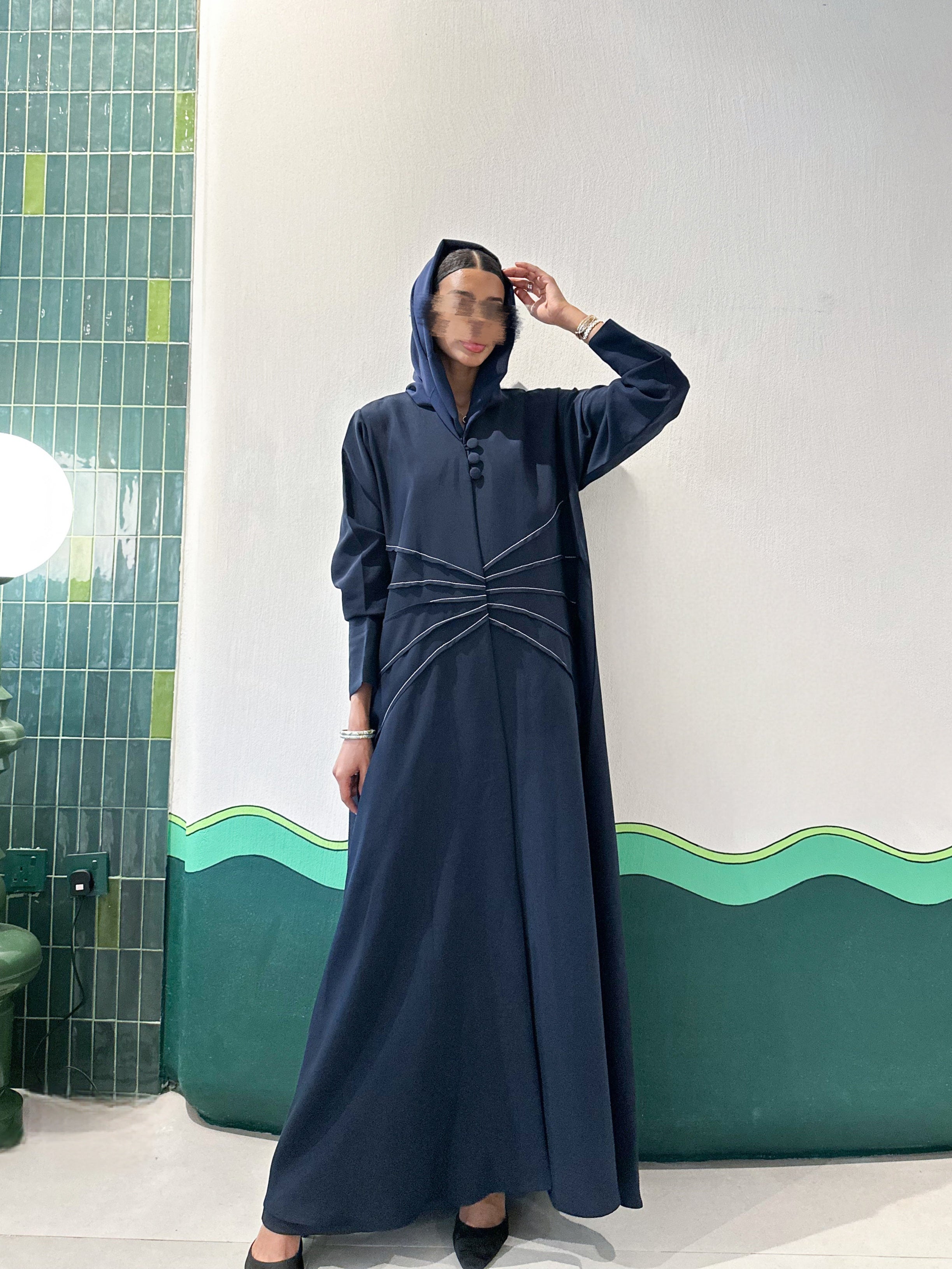 MWT365 - عباية كحلي بقصة من الامام - Aya