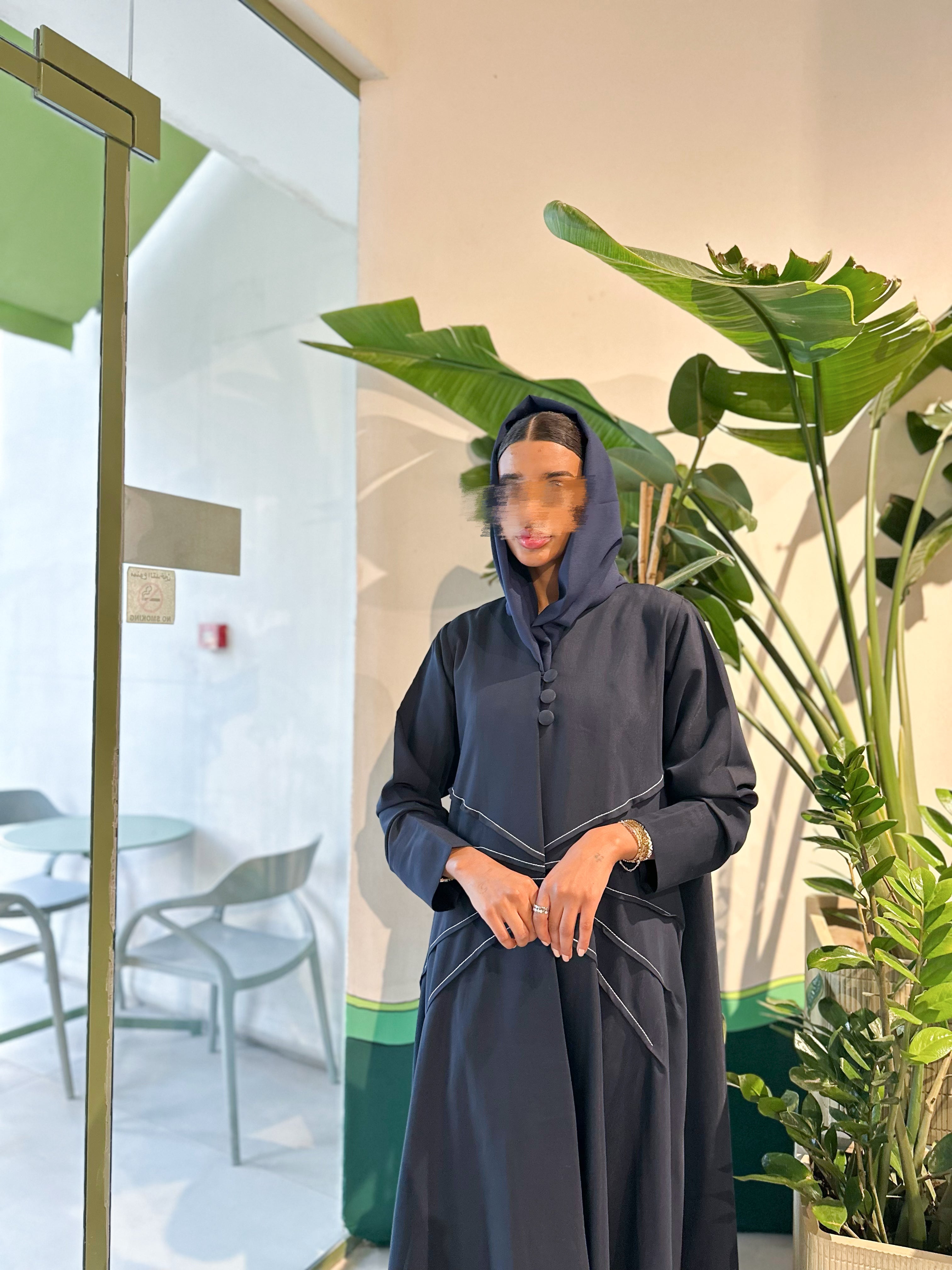 MWT365 - عباية كحلي بقصة من الامام - Aya