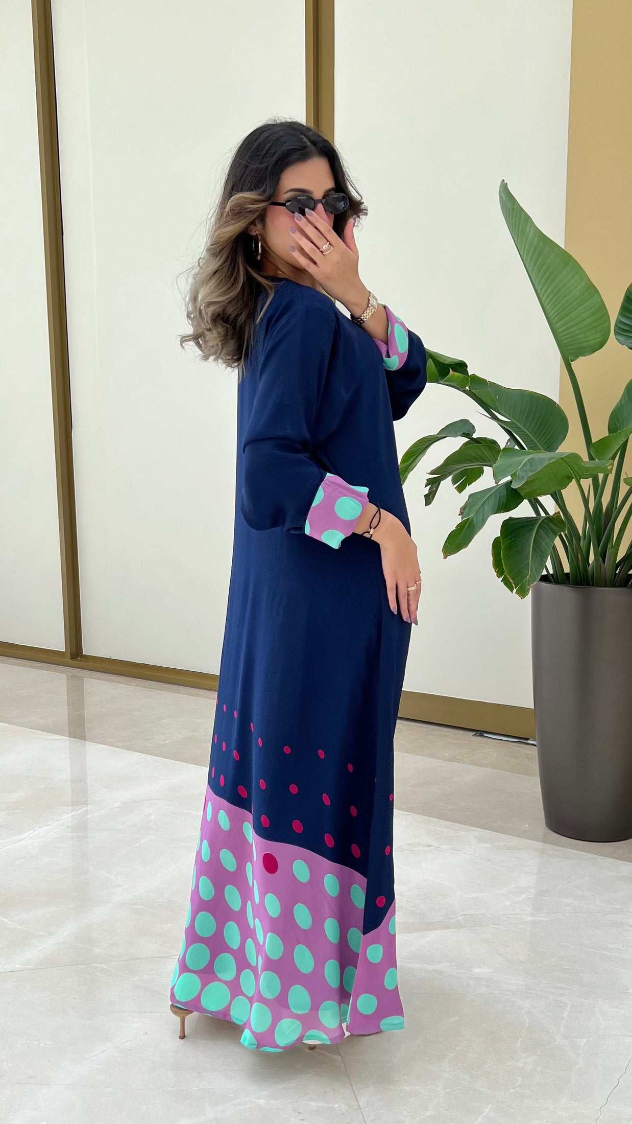 MW1618 - عباية صيفيه شيفون طباعة منقط-Polka dot chiffon abaya - Aya