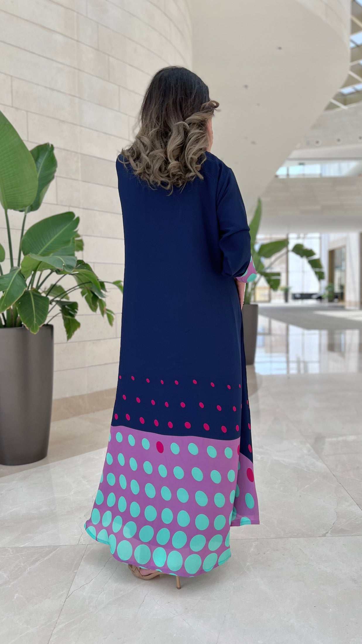 MW1618 - عباية صيفيه شيفون طباعة منقط-Polka dot chiffon abaya - Aya