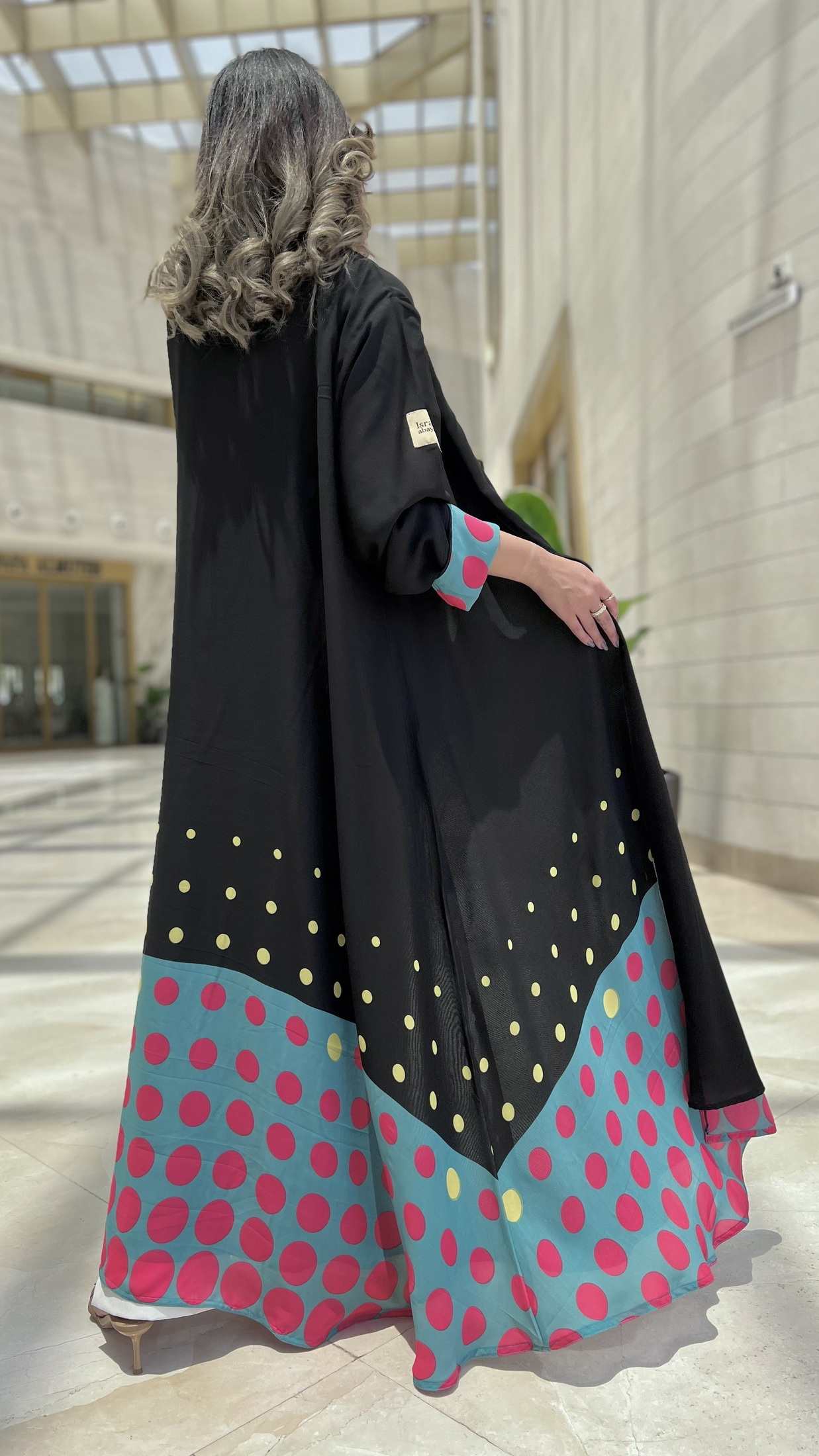 MW1622 -عباية شيفون طباعة اسود ملون -Color Splash - Aya