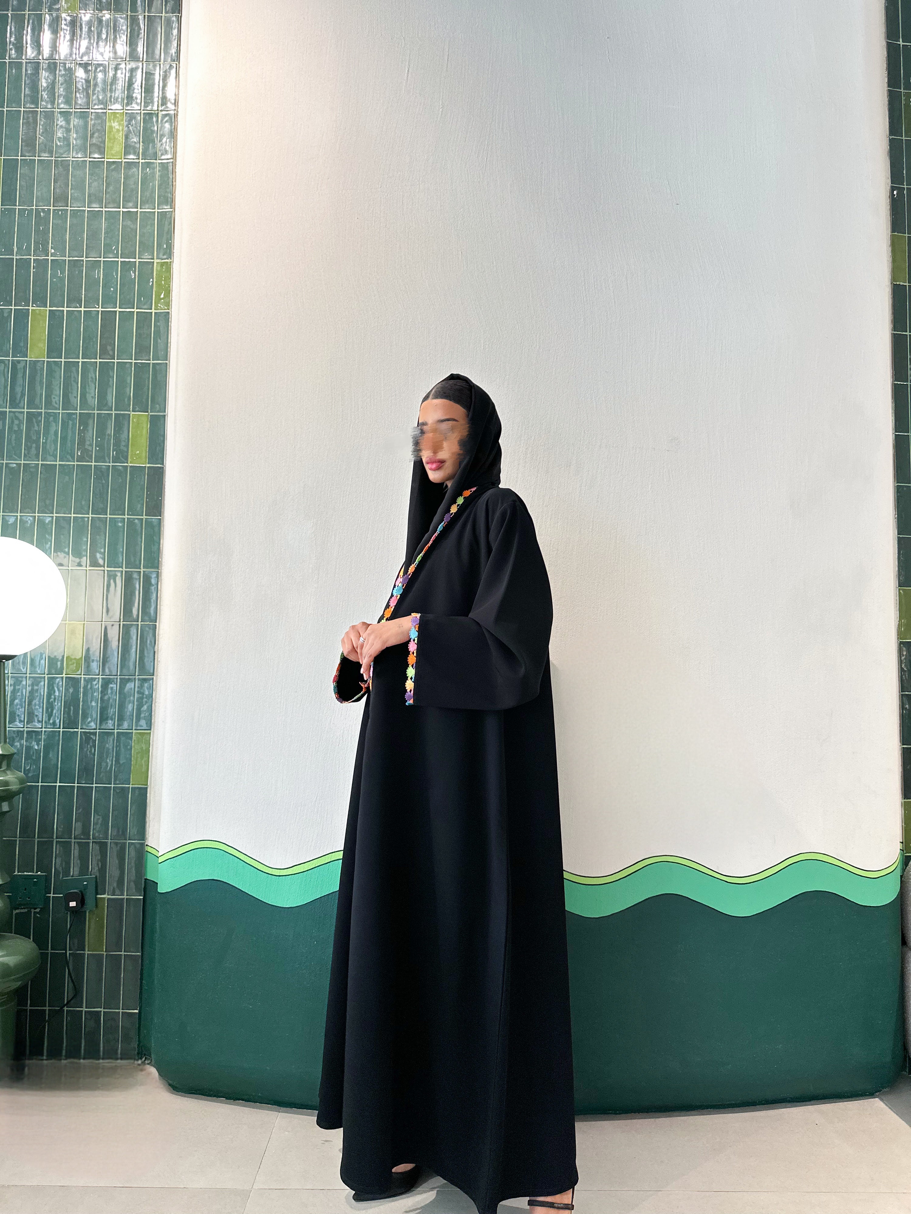 MW1740 - عباية اسود مع اضافة كلفة - Aya