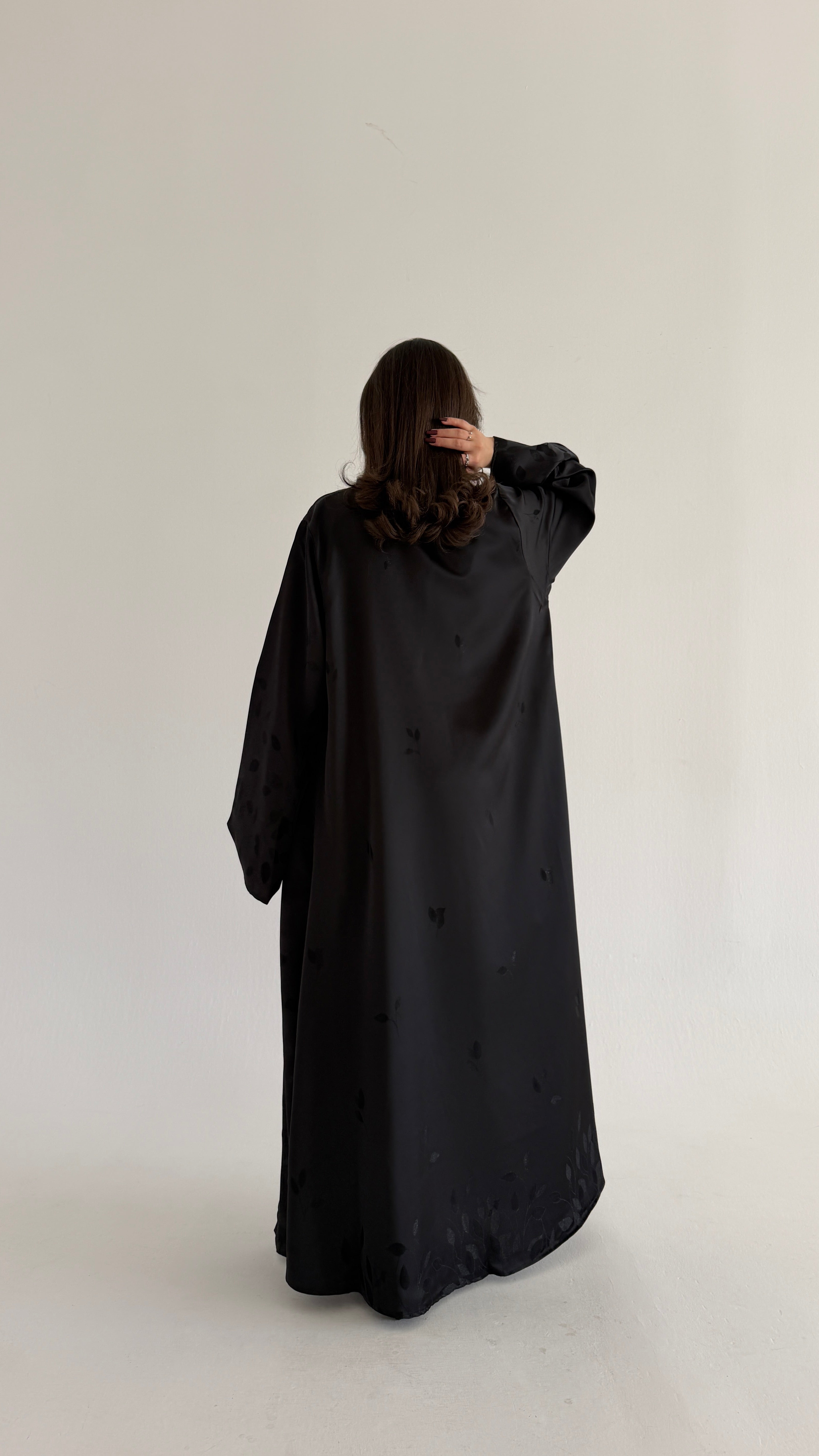 MW1868 - عباية اسود راقي بخامة الجاكار - Aya