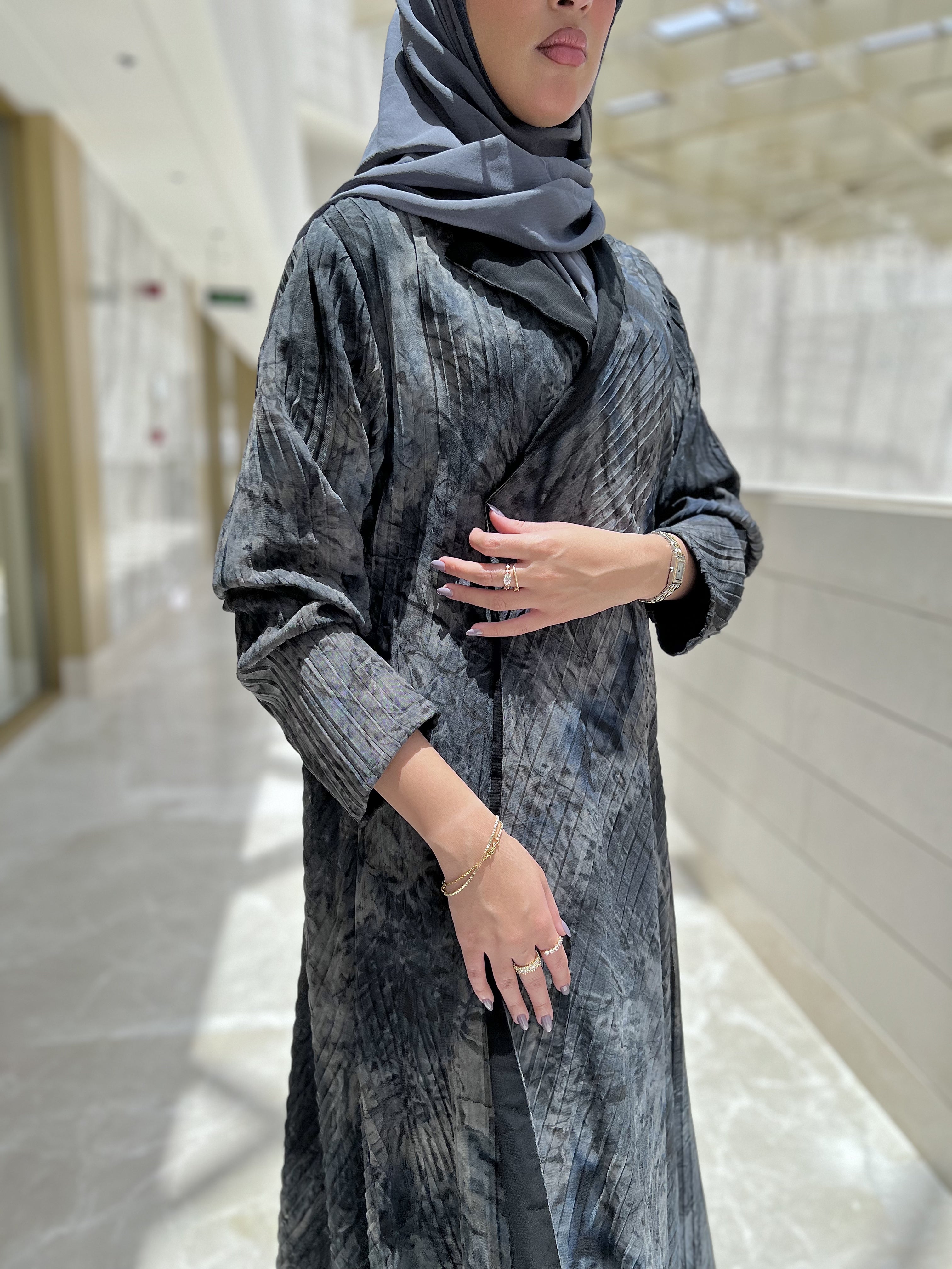 MW1625 - عباية شيفون مكسر رصاصي-Gray Crinkled Chiffon - Aya