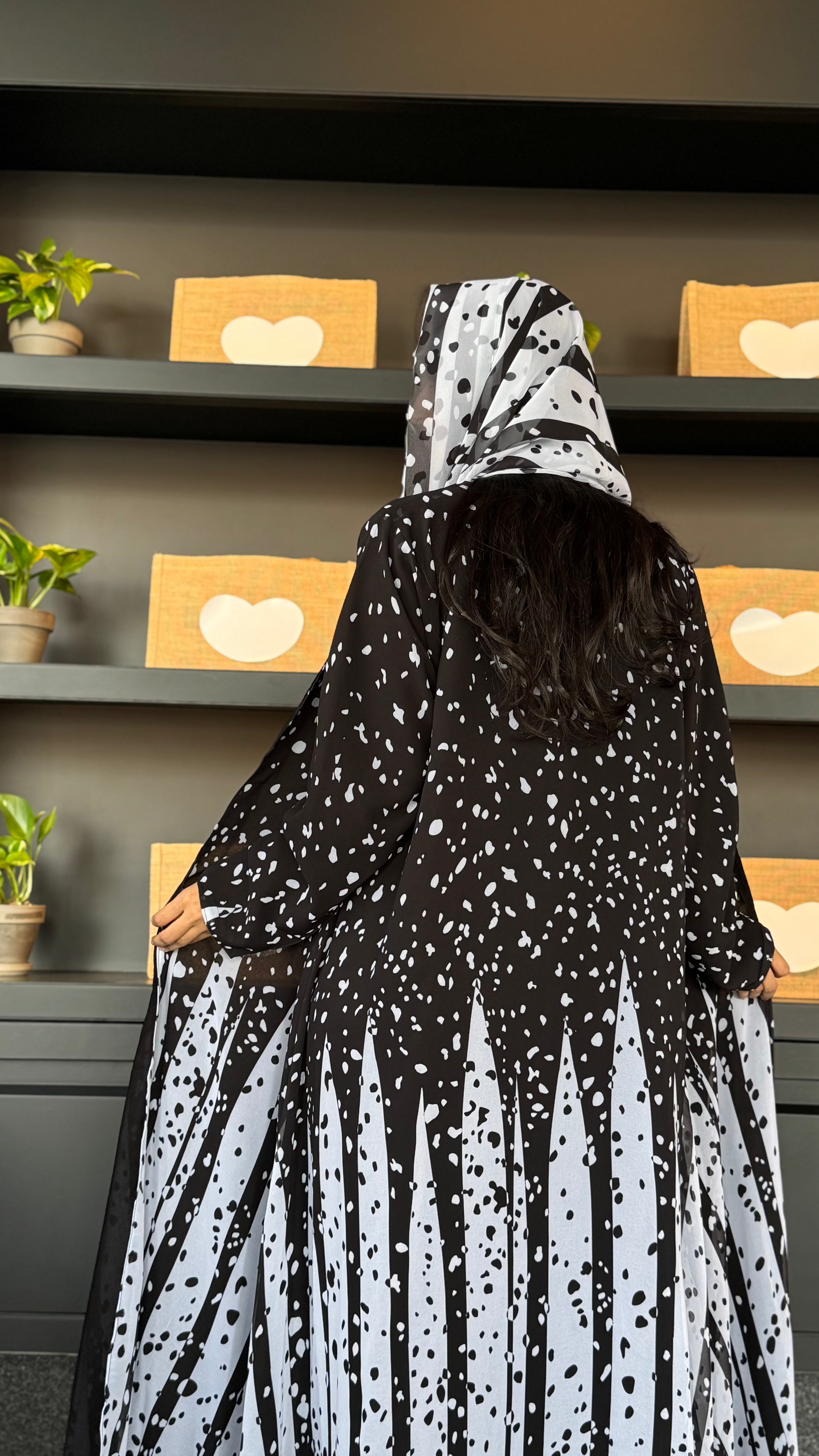MW645 - Light Crepe Standing with Jacquard Half-Cloche