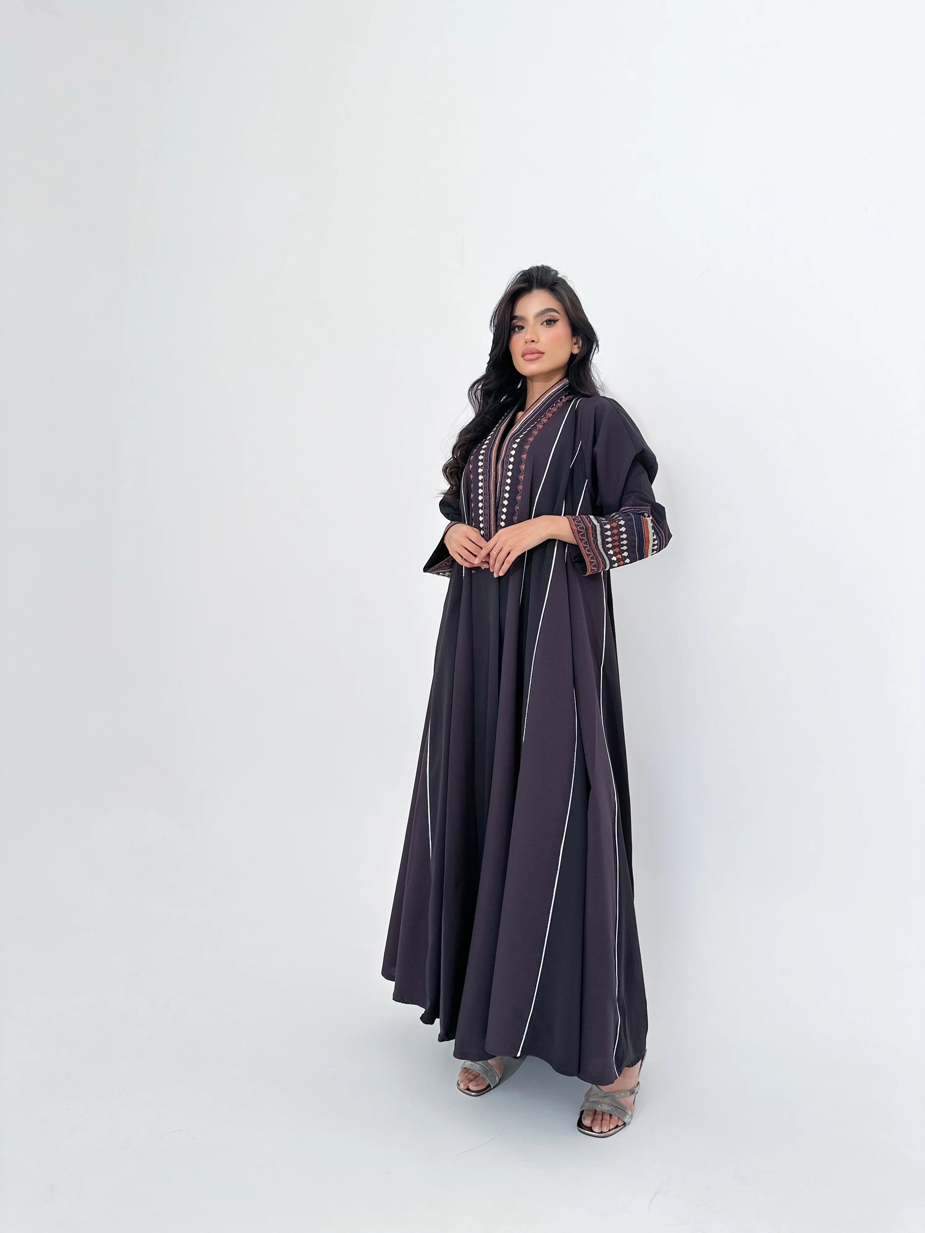 MW1252 - كتان  مطرز نص كلوش - Aya