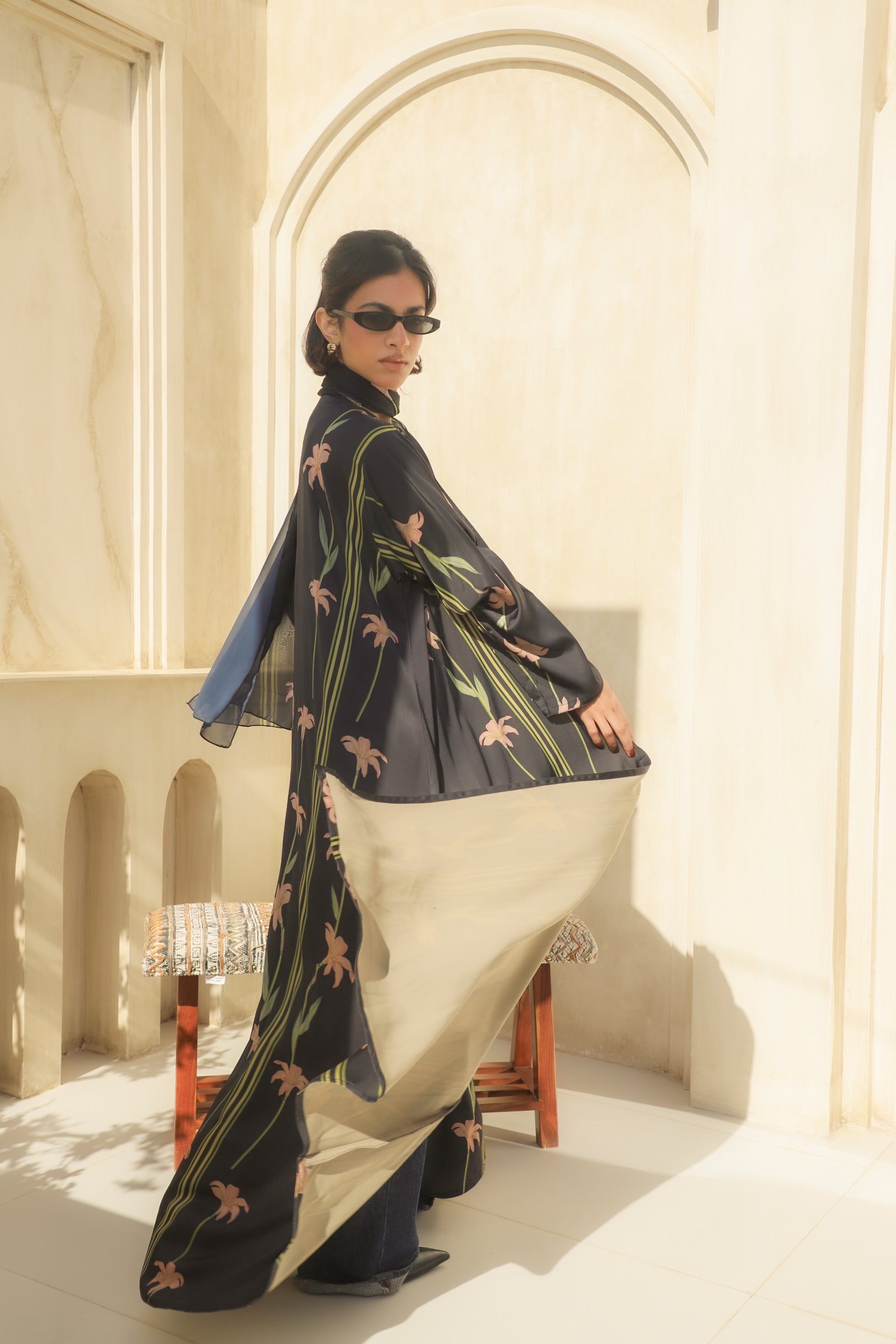 MW1640 - عباية اسود مورد - Aya