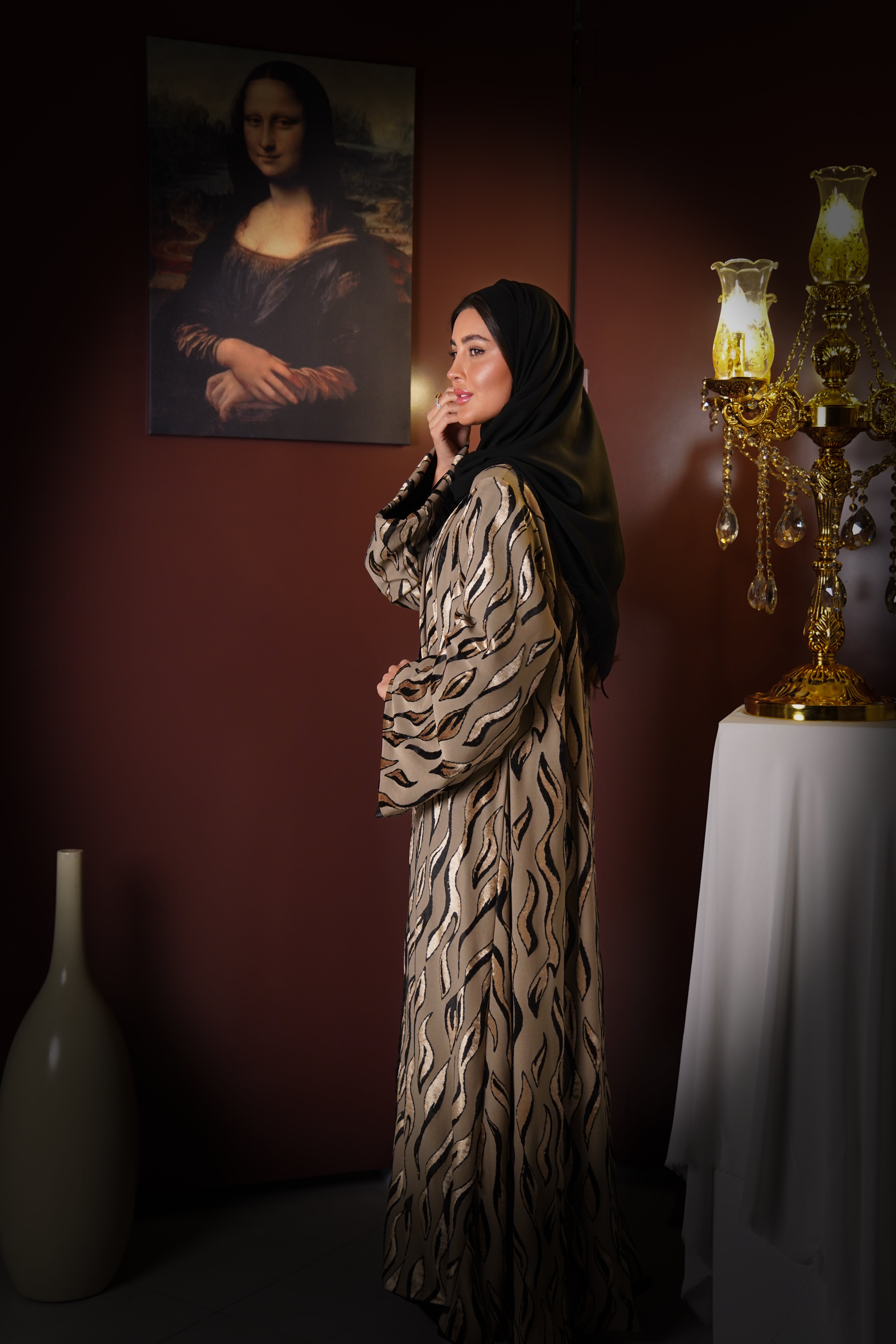 MW645 - Light Crepe Standing with Jacquard Half-Cloche