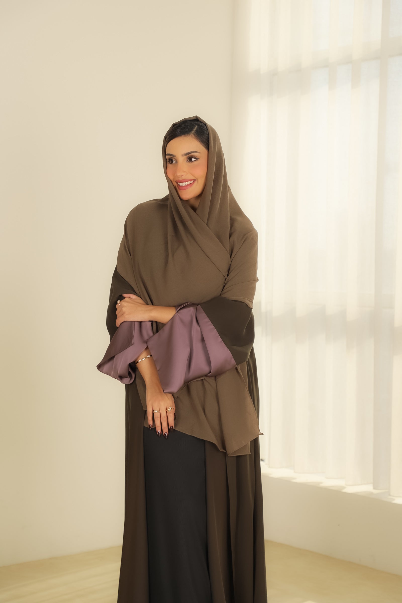 MWT108 - سيراميك زيتي نص كلوش - Aya