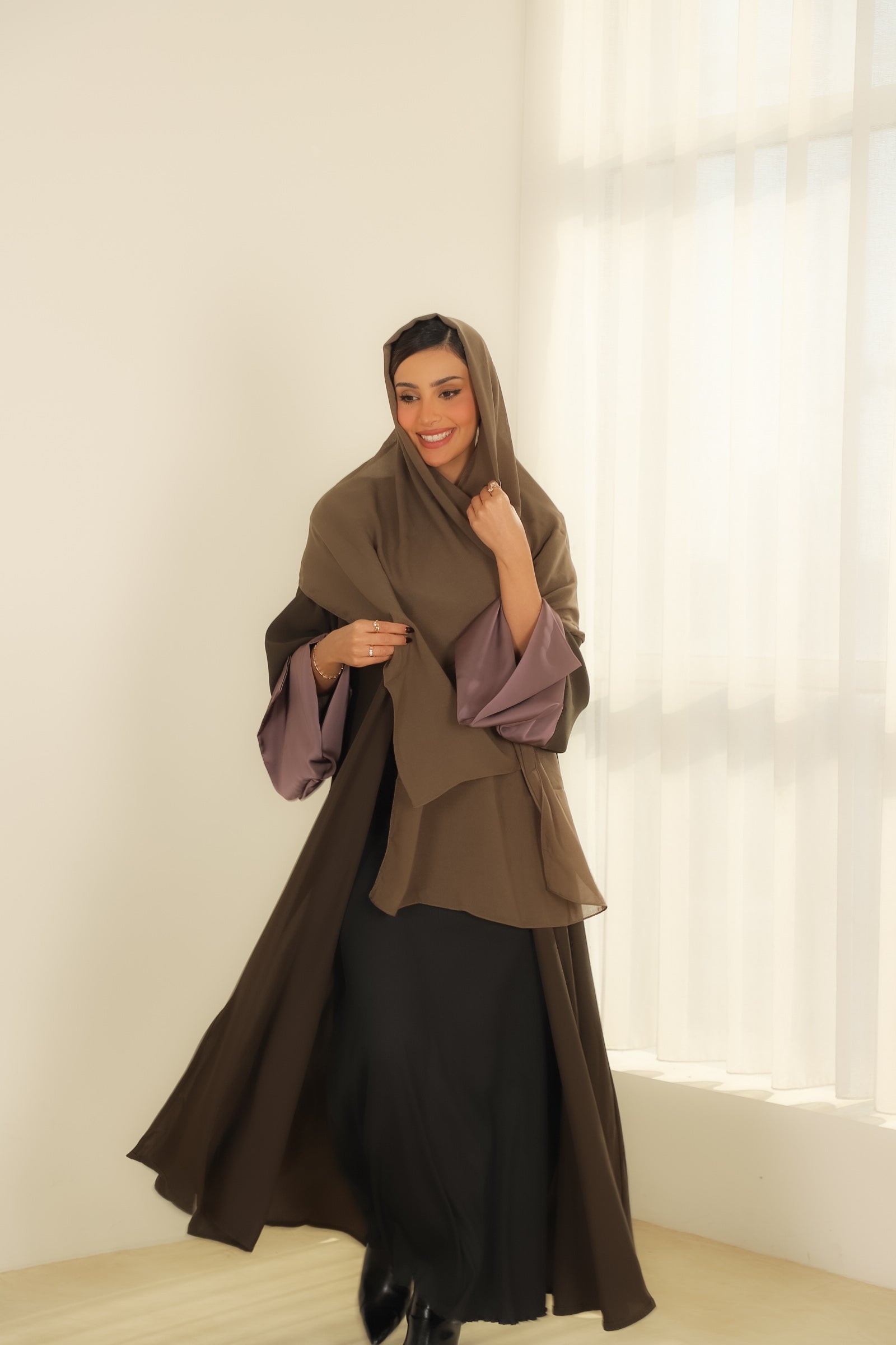 MWT108 - سيراميك زيتي نص كلوش - Aya