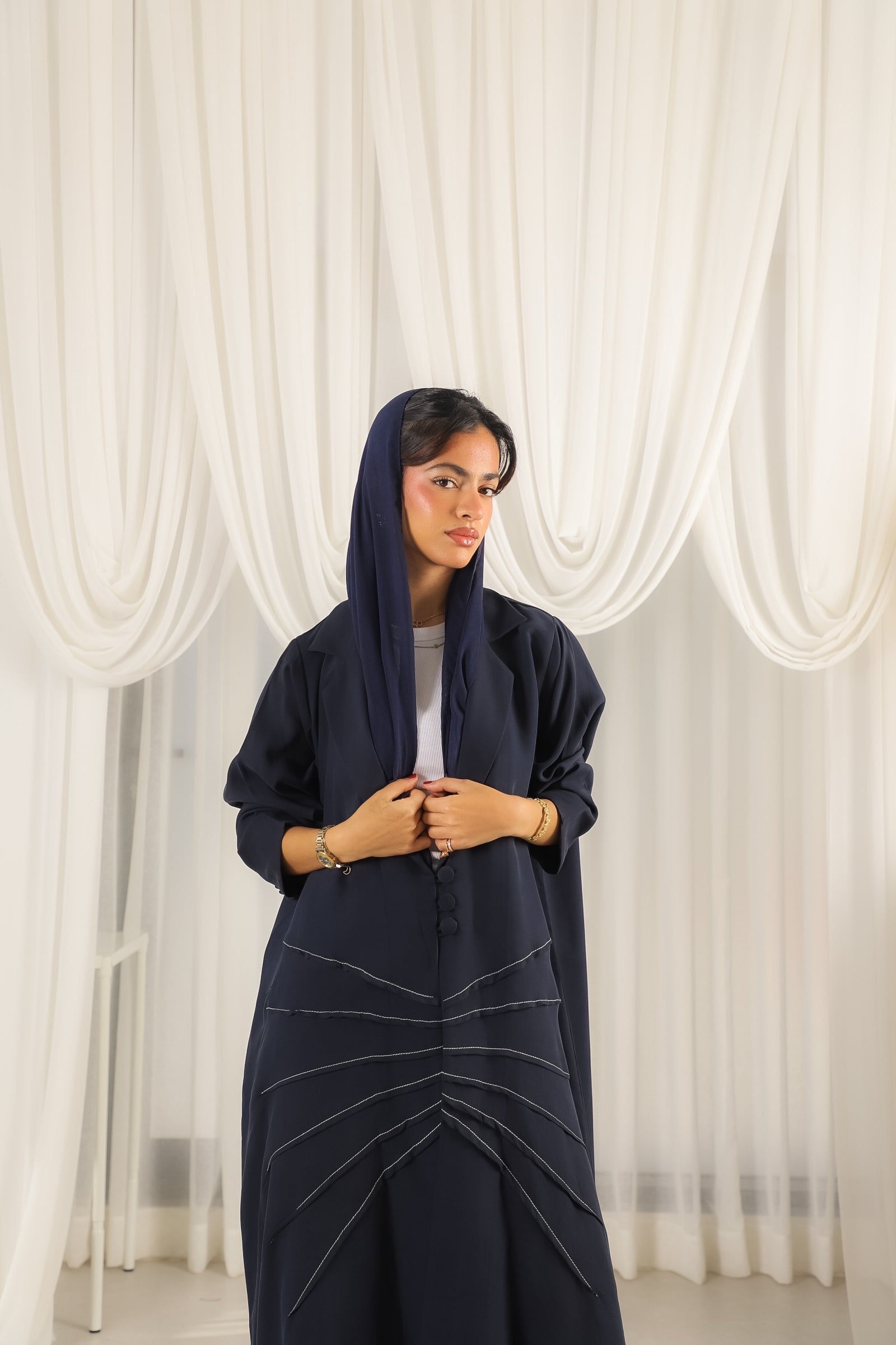 MW645 - Light Crepe Standing with Jacquard Half-Cloche