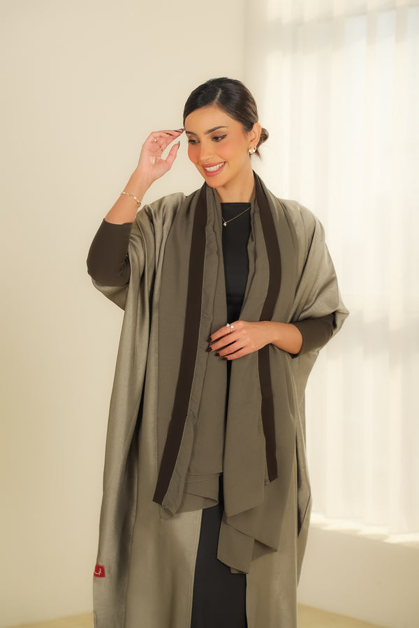 MWT522 - عباية جاكار زيتي