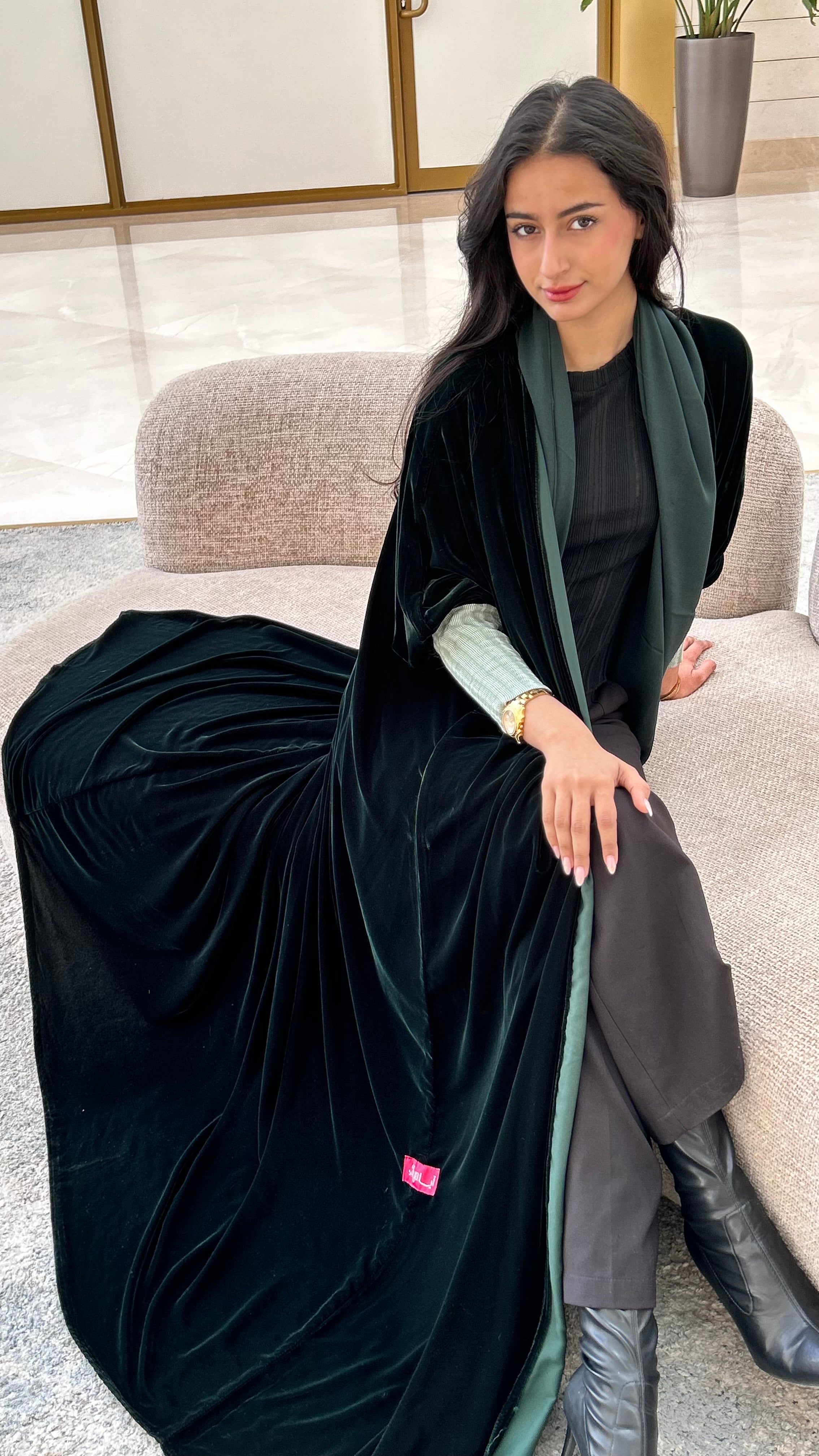 MW645 - Light Crepe Standing with Jacquard Half-Cloche