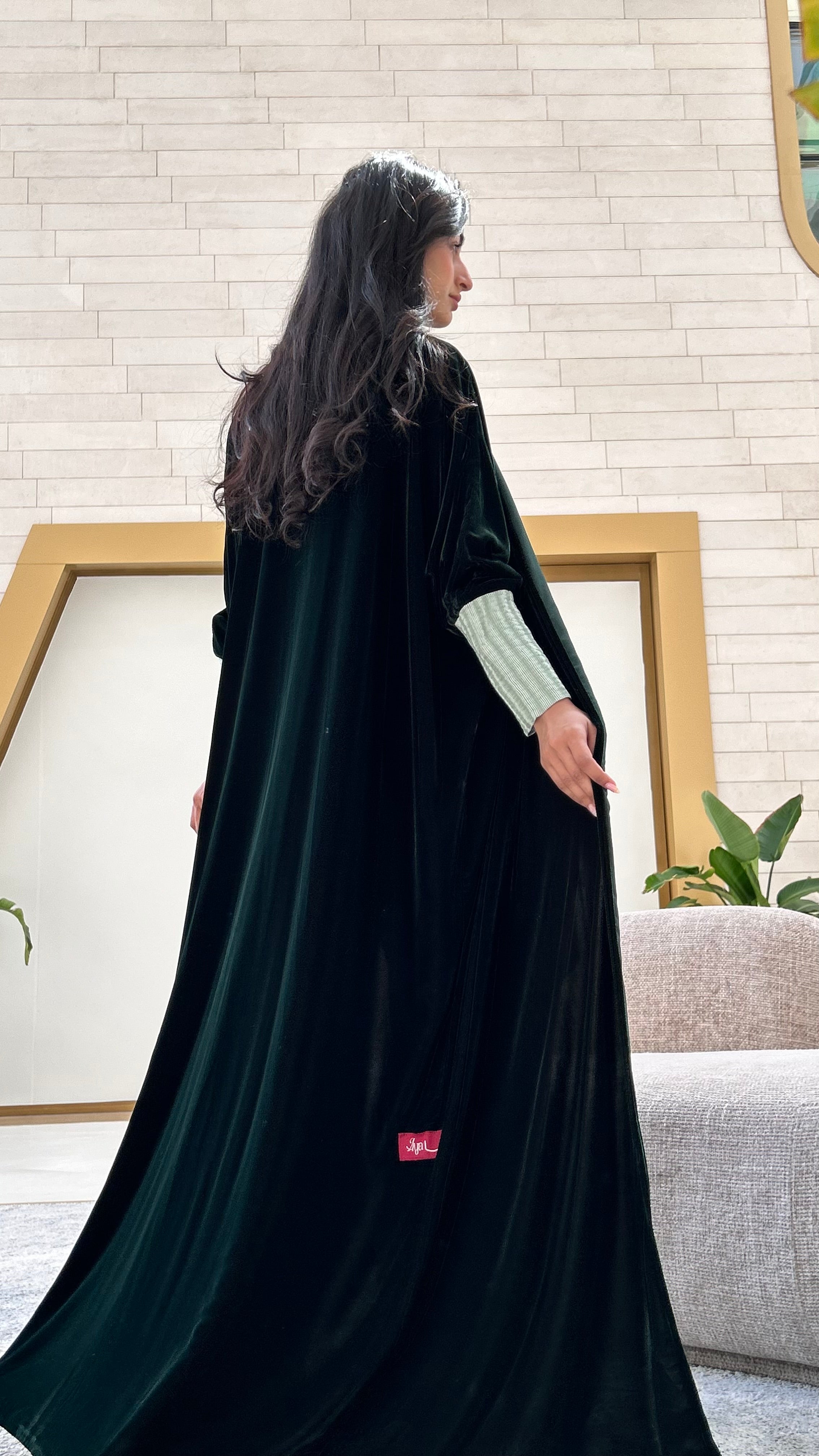 MW645 - Light Crepe Standing with Jacquard Half-Cloche