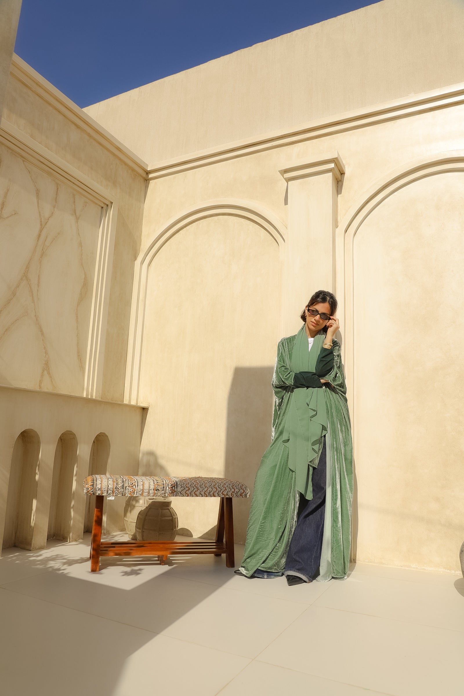 MWT564 - عباية مخمل زيتي فاتح مع أكمام استرتش - Aya