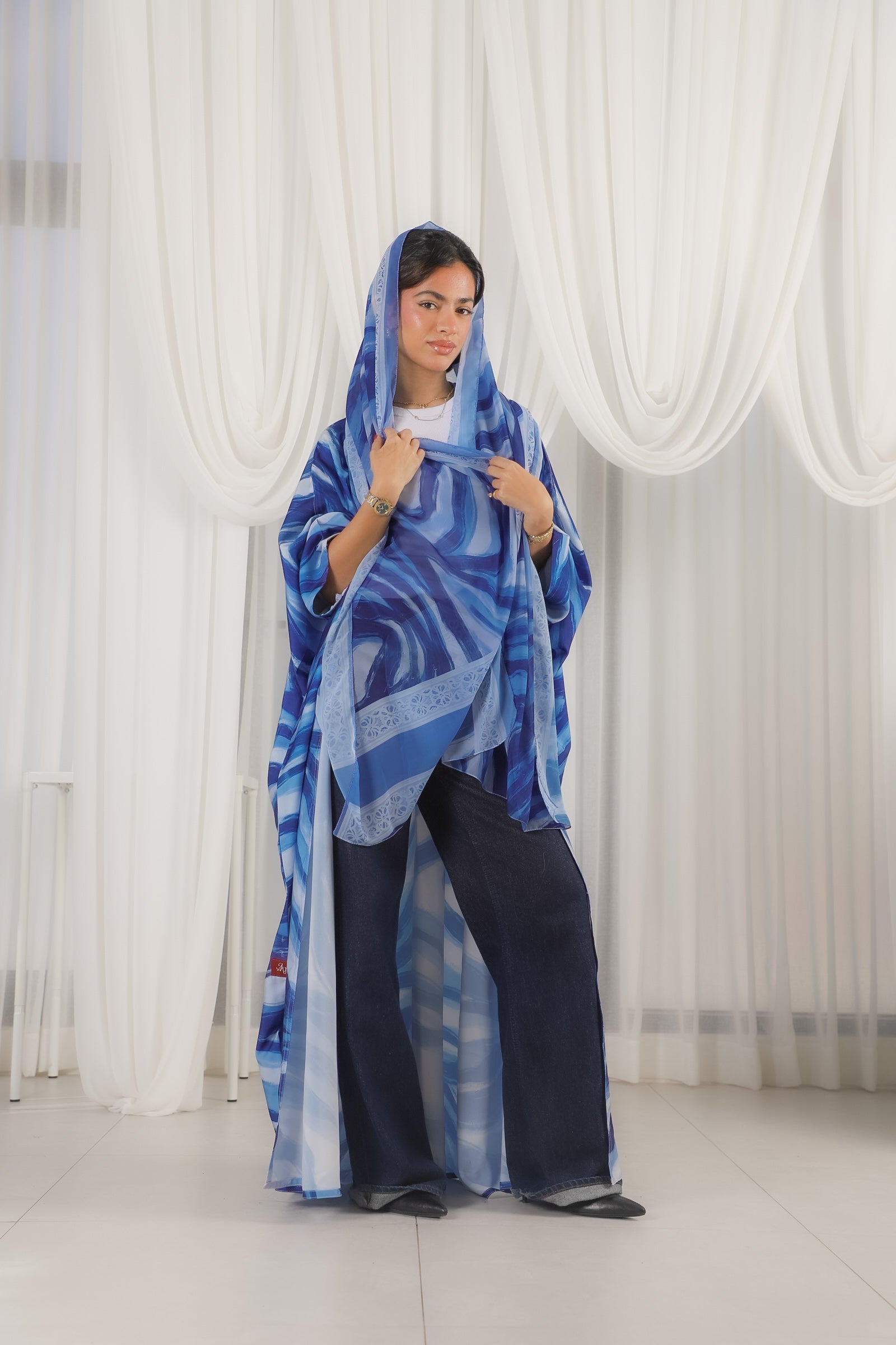 MWT667 - عباية طباعة ازرق - Aya