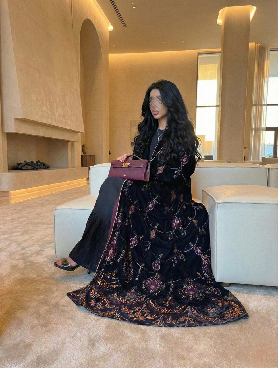 MWT909 - عباية مخمل كوري مع تطريز