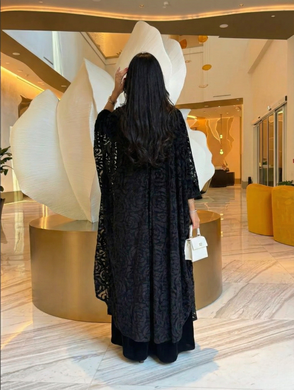 MWT911 - عباية مخمل قصة شال