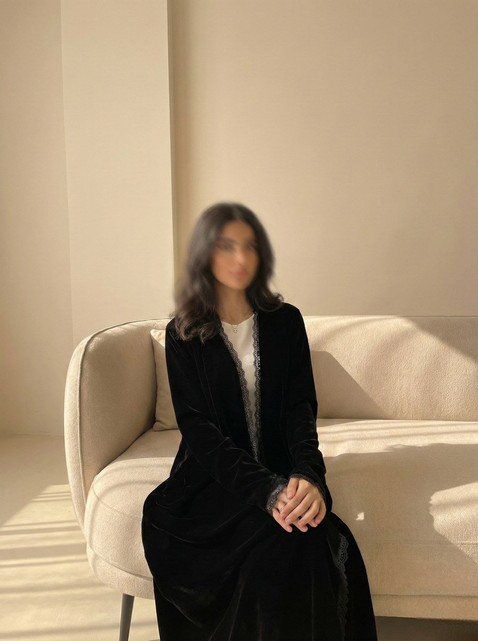 MWE913 - عباية مخمل كوري نص بشت