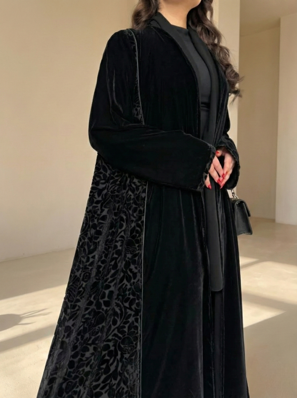 MW645 - Light Crepe Standing with Jacquard Half-Cloche