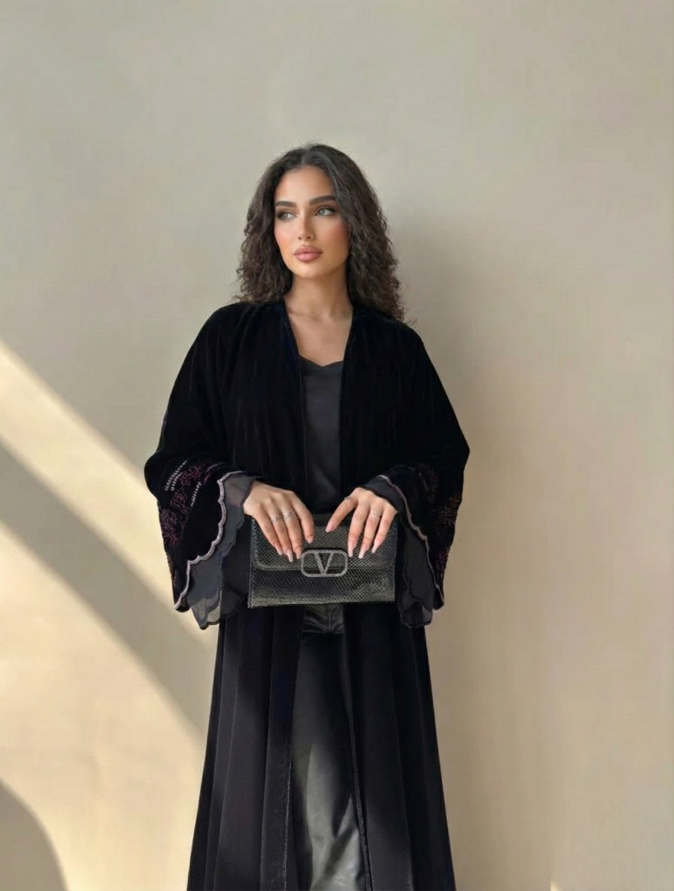 MW645 - Light Crepe Standing with Jacquard Half-Cloche