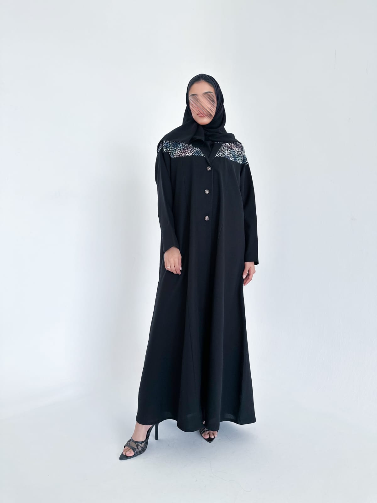 MW1330 - عباية بليزر مع لمسة هندية بألوان زاهية - Aya