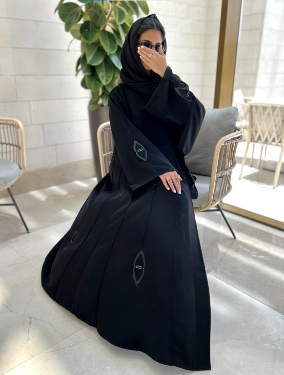 MW645 - Light Crepe Standing with Jacquard Half-Cloche