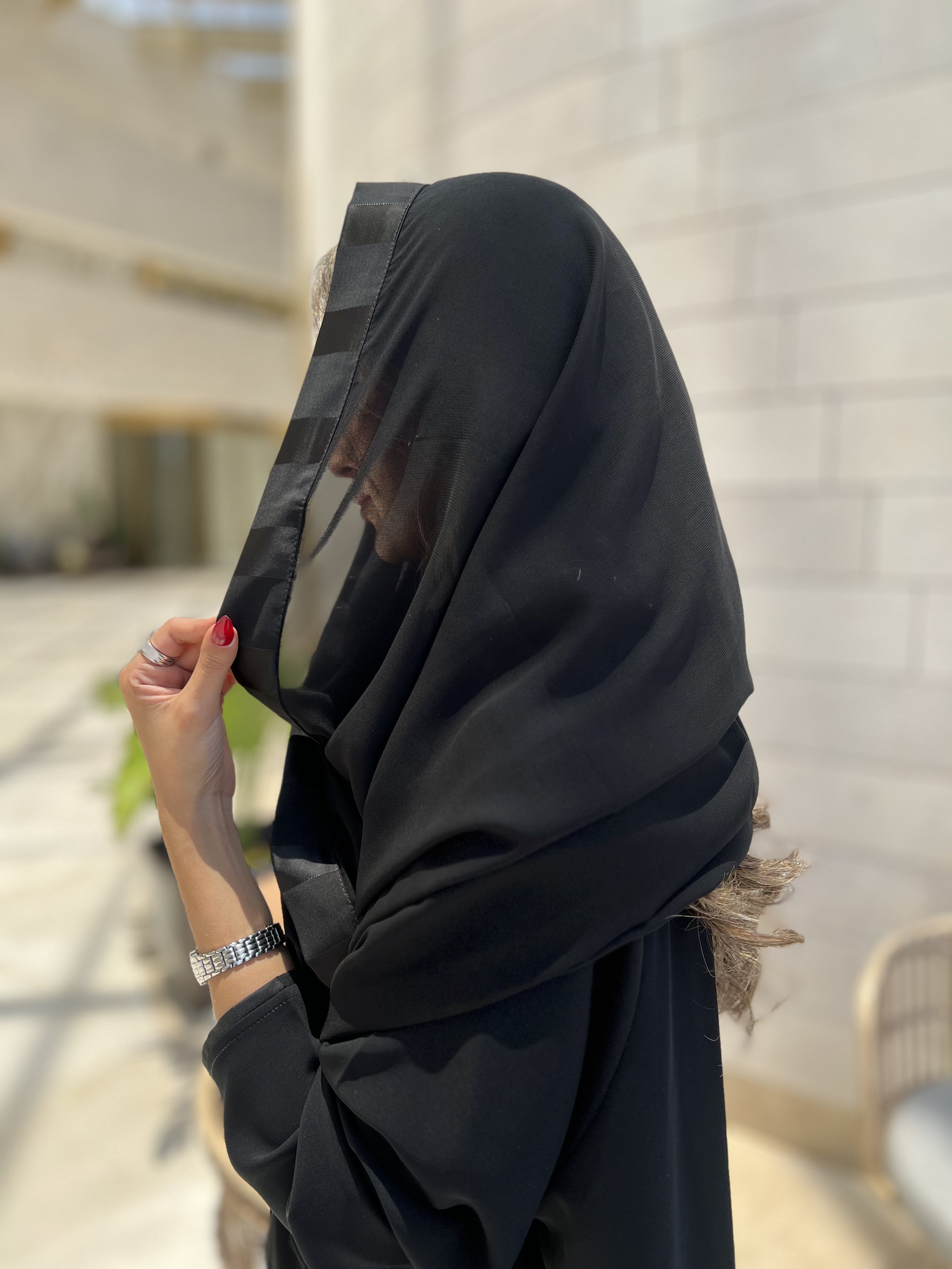 MW1571 -عباية كريب ملكي مع حرير وربطة | Royal Crepe Abaya with Silk Tie Detail - Aya