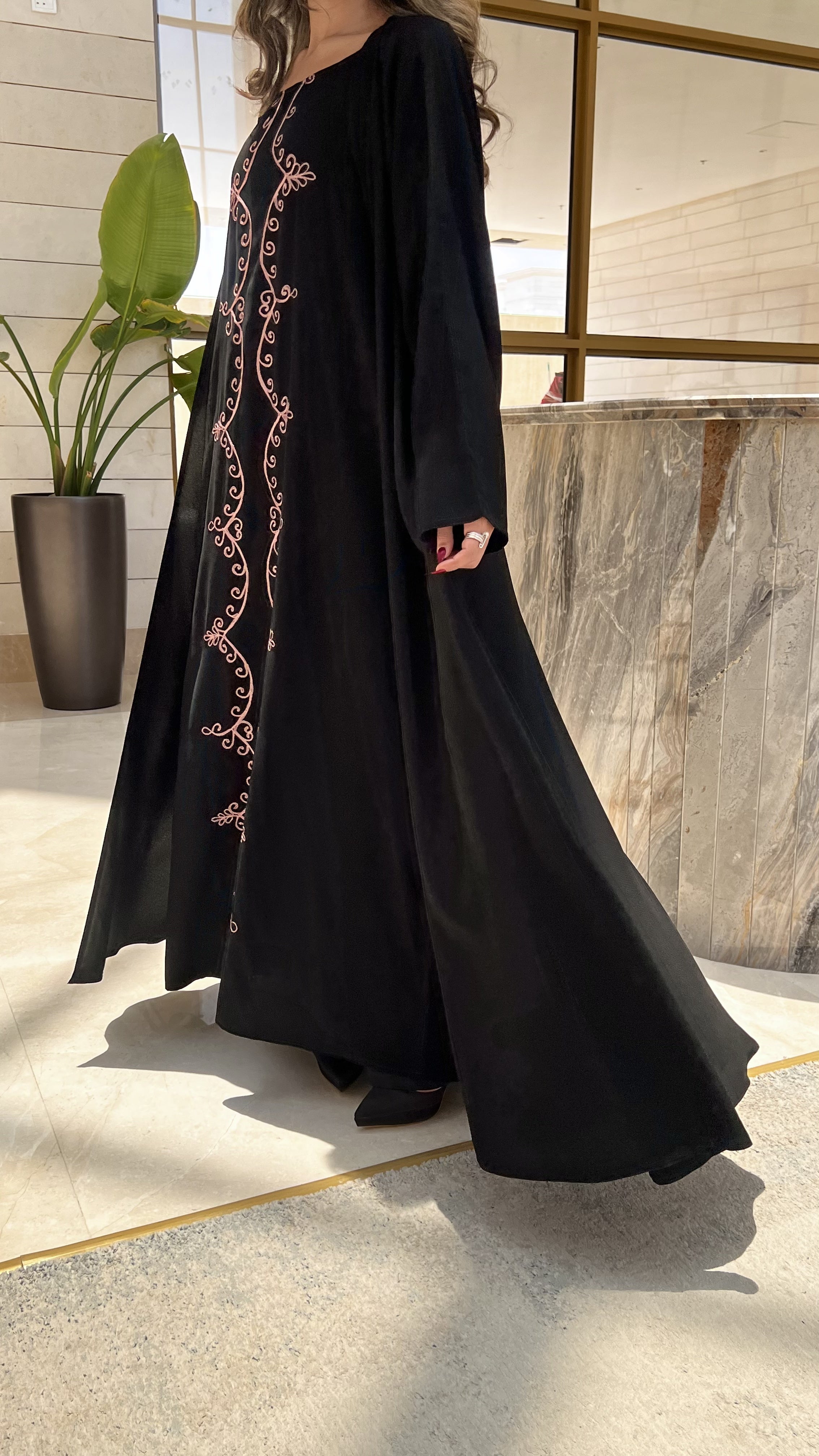 MW645 - Light Crepe Standing with Jacquard Half-Cloche