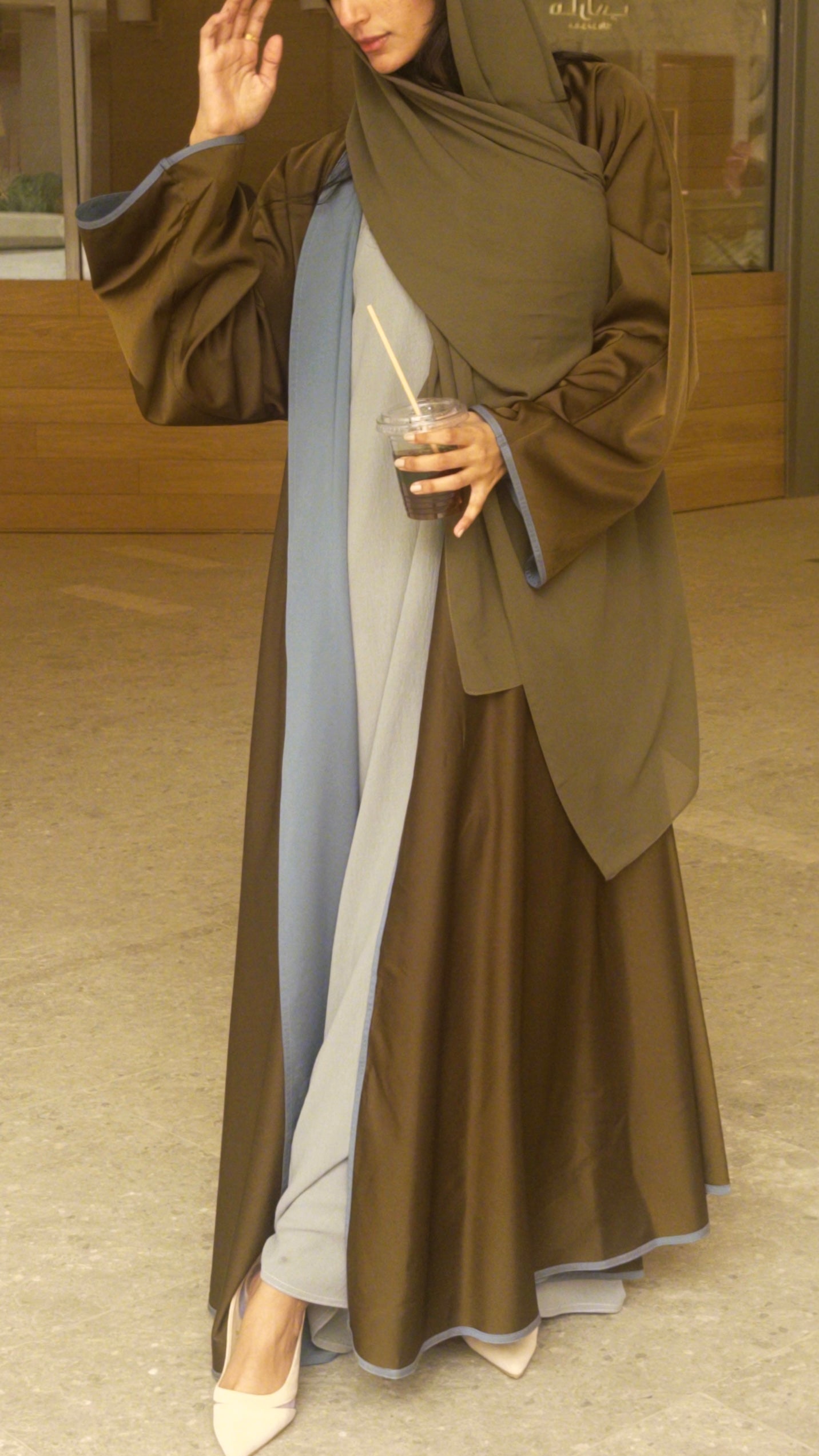 MW1326 - عباية دبل فيس باللون الأزرق الهادئ والزيتي الفاخر - Aya