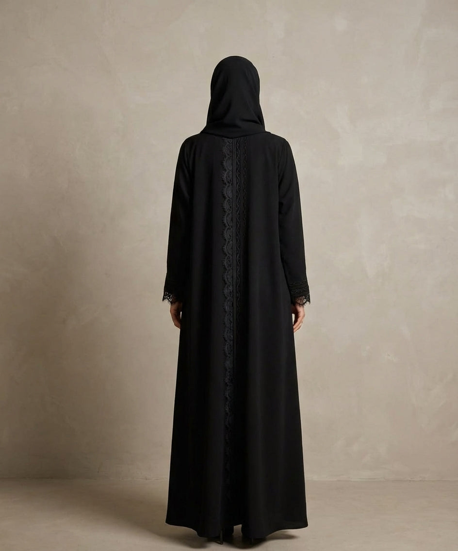 عباية كريب بدانتيل وتطريز ناعم - Image 2