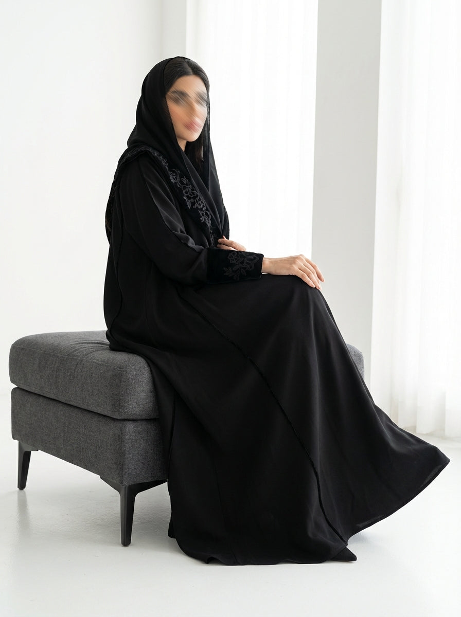 عباية كسرات بتطريز اسود - Image 4