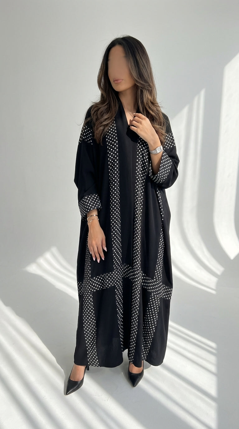 عباية اسود مع دخيلة منقط - Image 1