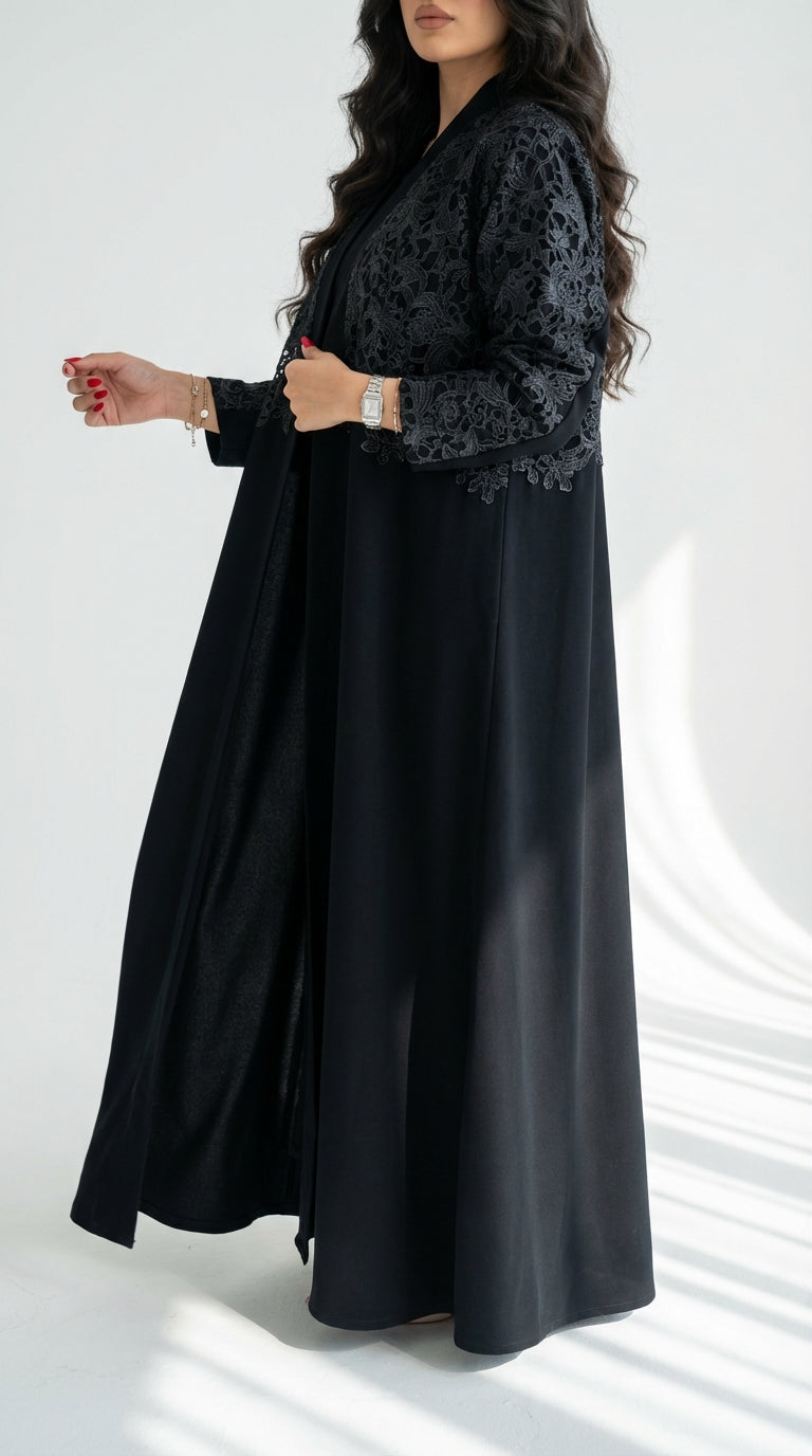 عباية اسود بتدخله دانتيل بالامام - Image 3