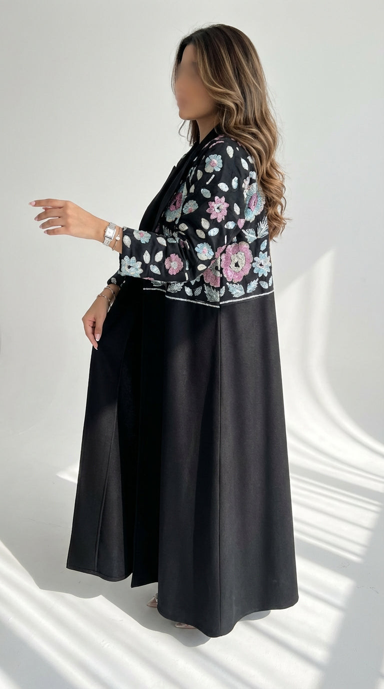 عباية لنن اسود بتطريز ورد - Image 1