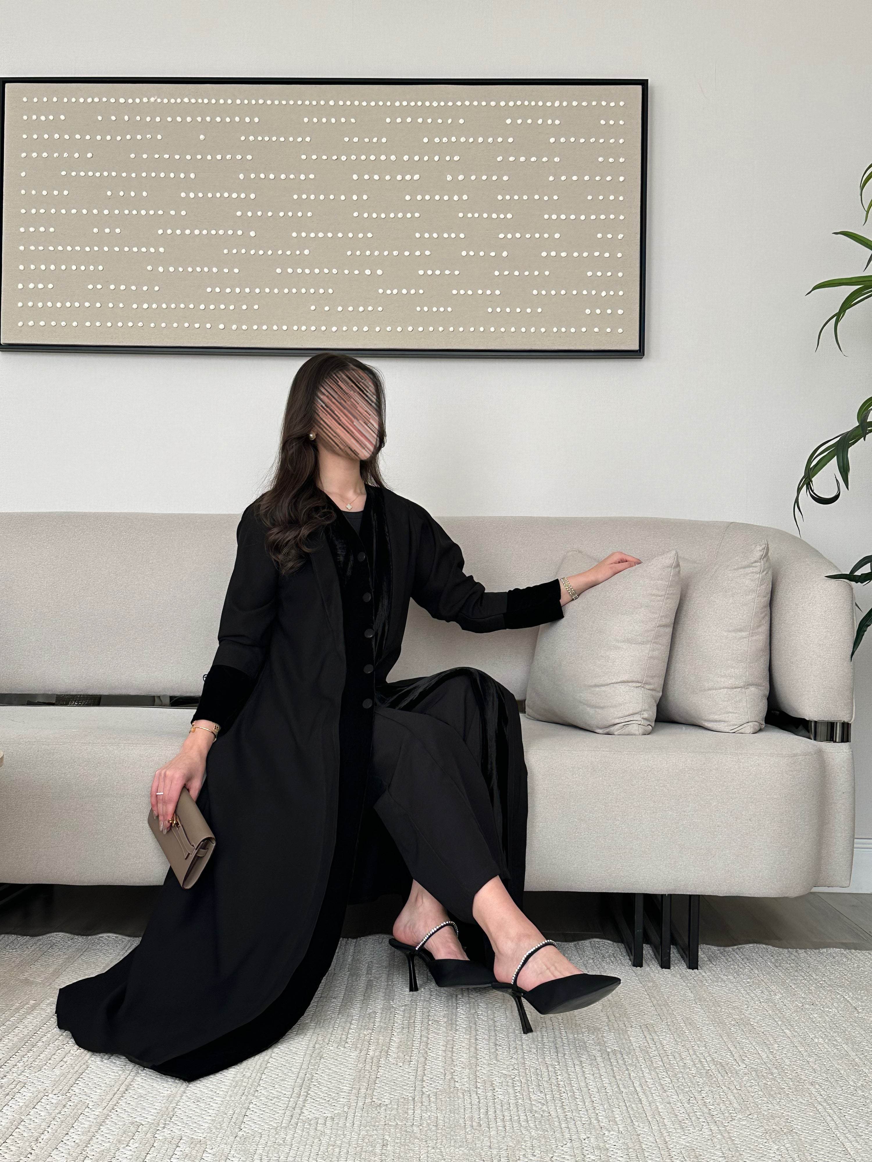 MW1107 - واقف مع مخمل ربع كلوش - Aya