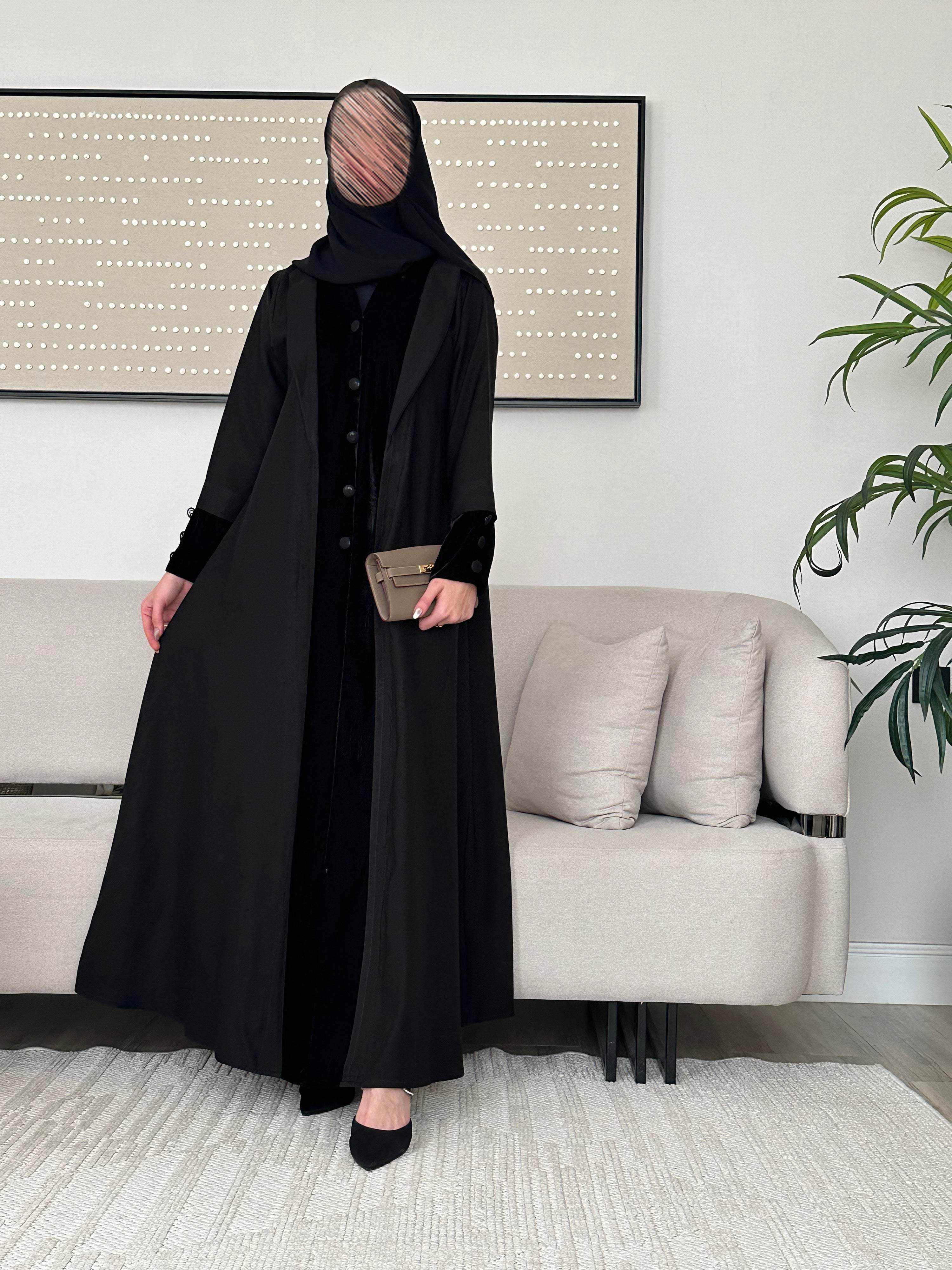 MW1107 - واقف مع مخمل ربع كلوش - Aya