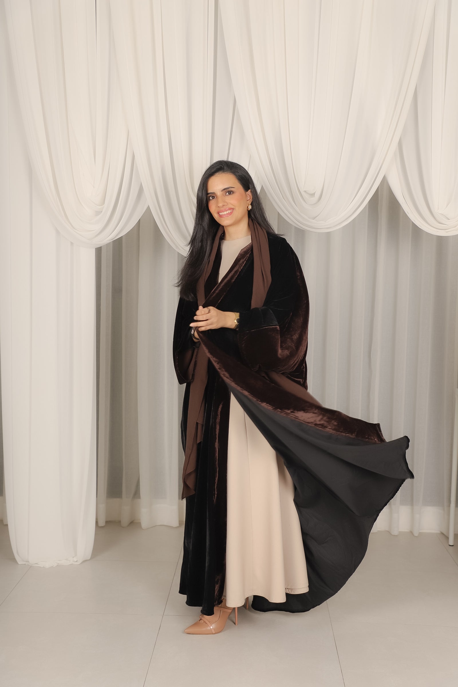 MW1754 - عباية بني مخمل مع اضافة تطريز يدوي - Aya